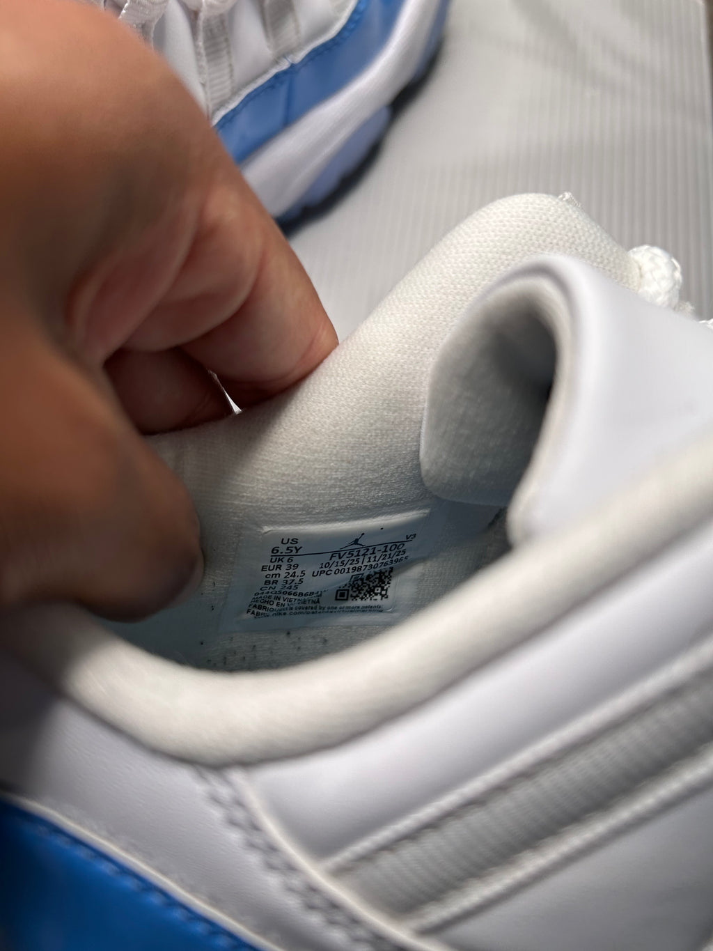 Size 7Y - Jordan 11 Retro Low University Blue (2026) FV5104-100