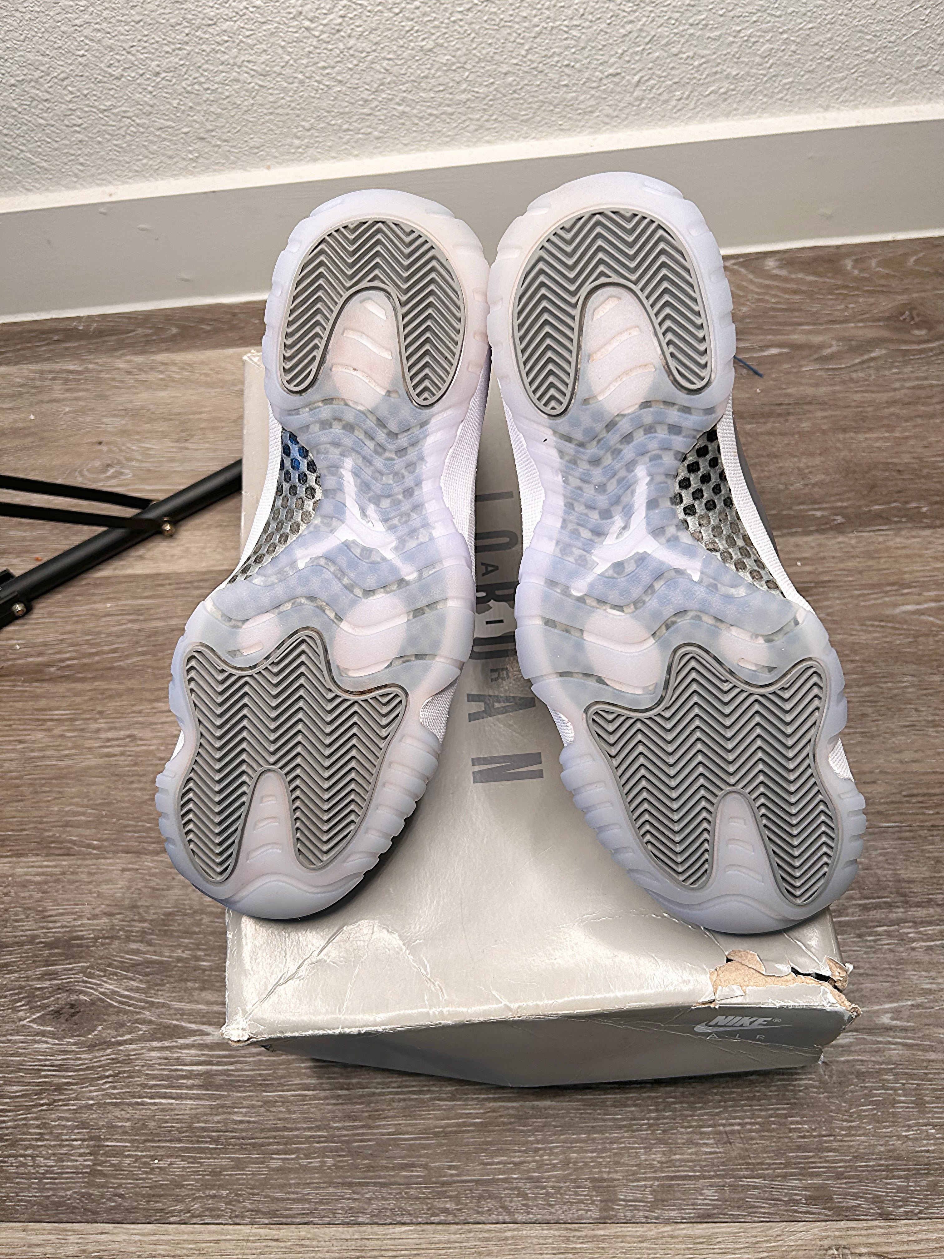 Mens Nike Air Jordan 11 Men's Cool Grey Sneakers Size 8 (2021)