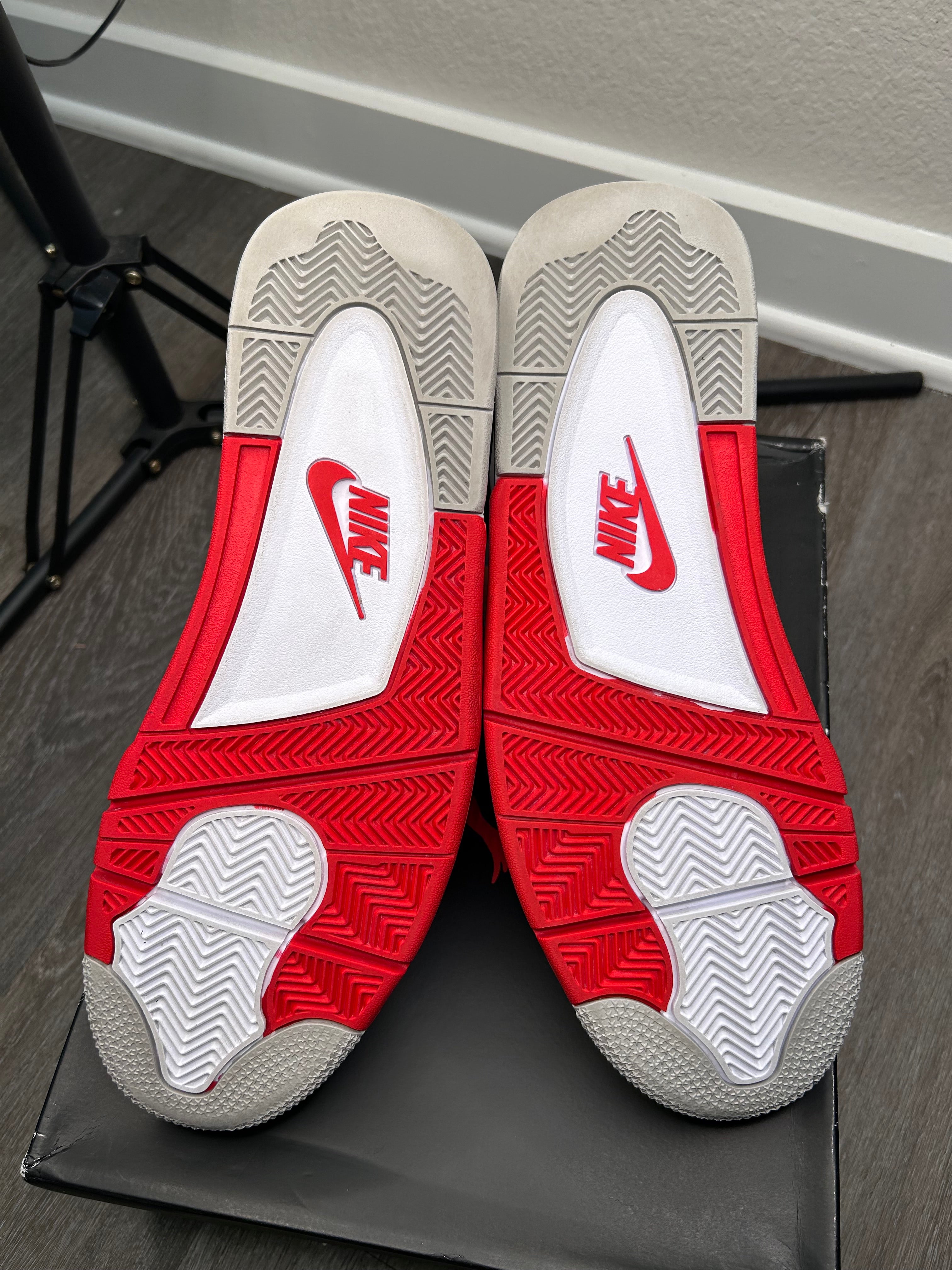 Size 13 - Jordan 4 Fire Red (2020) DC7770-160