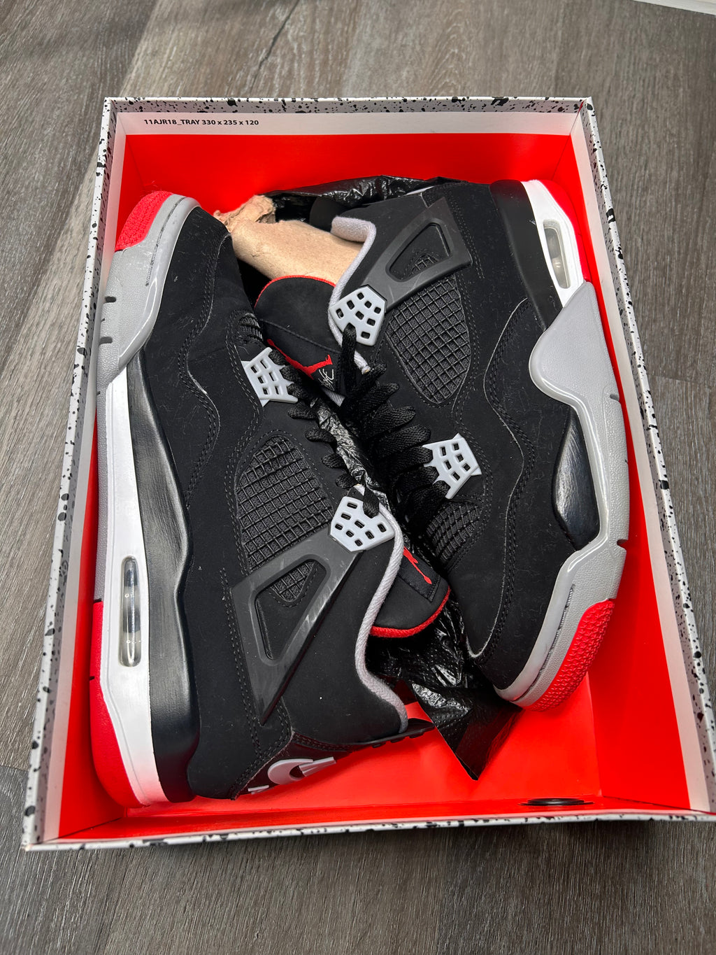 Size 9 Nike air Jordan retro 4 BRED (2019)