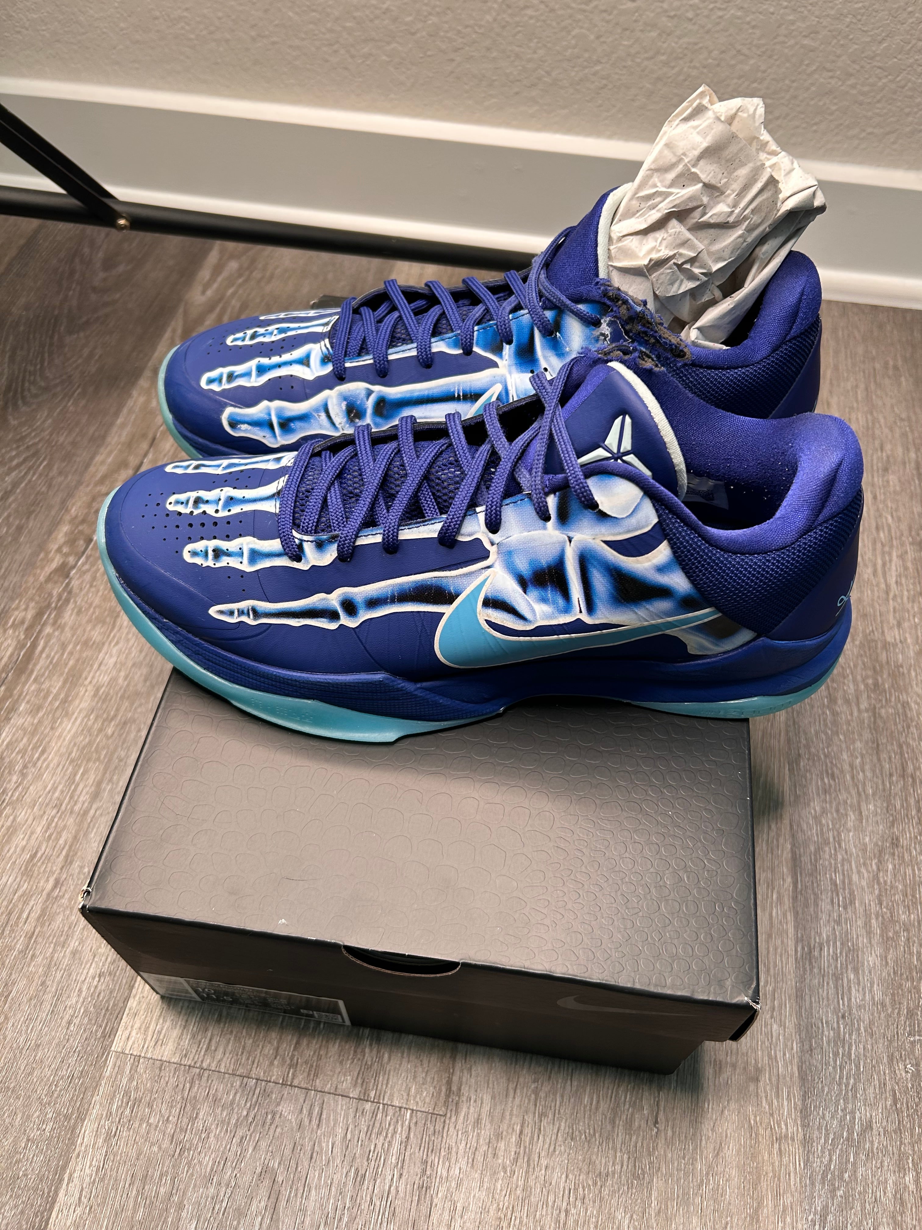 Nike Kobe 5 Skelton/ Xray Protro men’s size 10