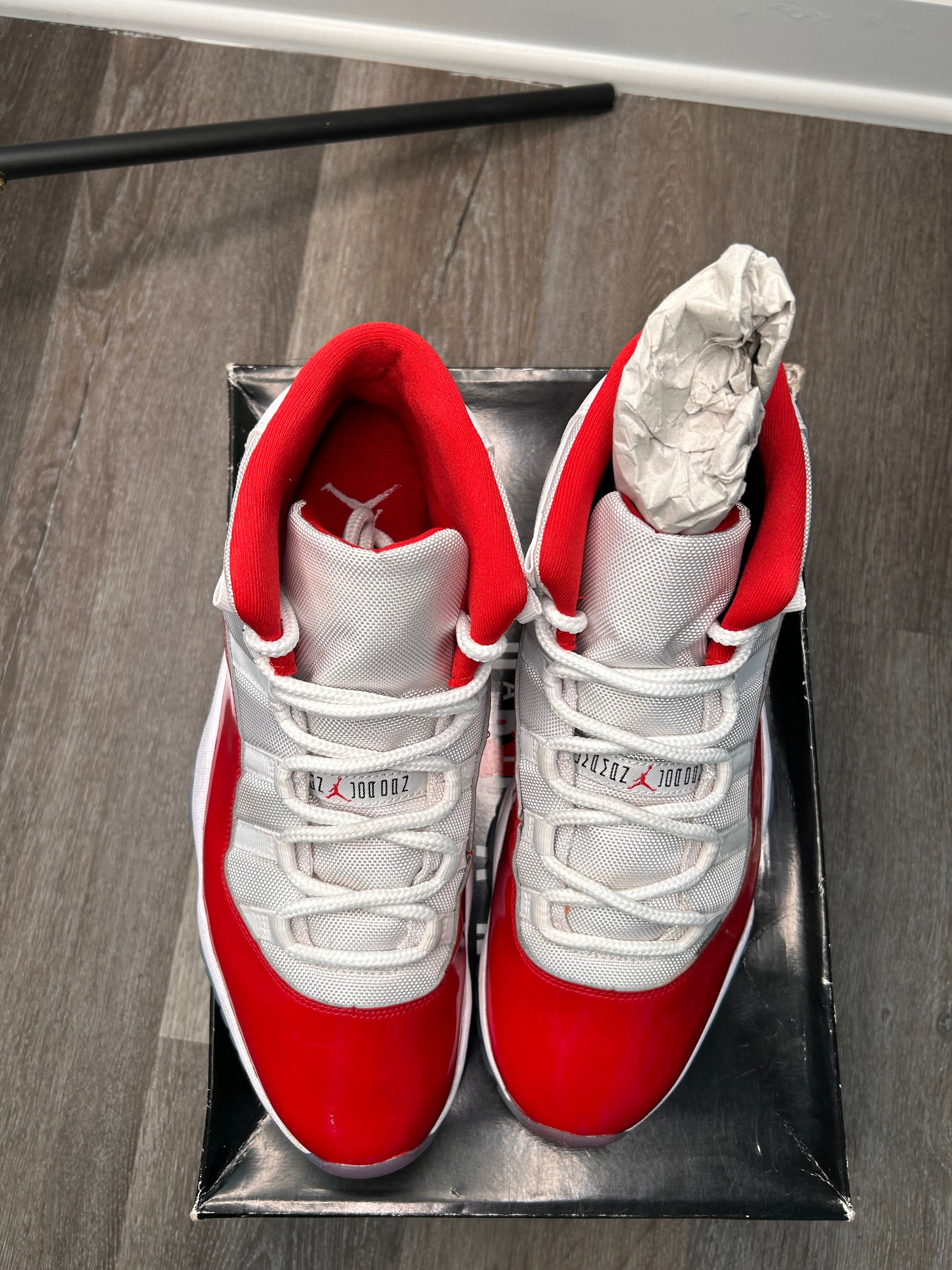 Nike air Jordan retro 11 XI cherry (2023) size 13 men’s