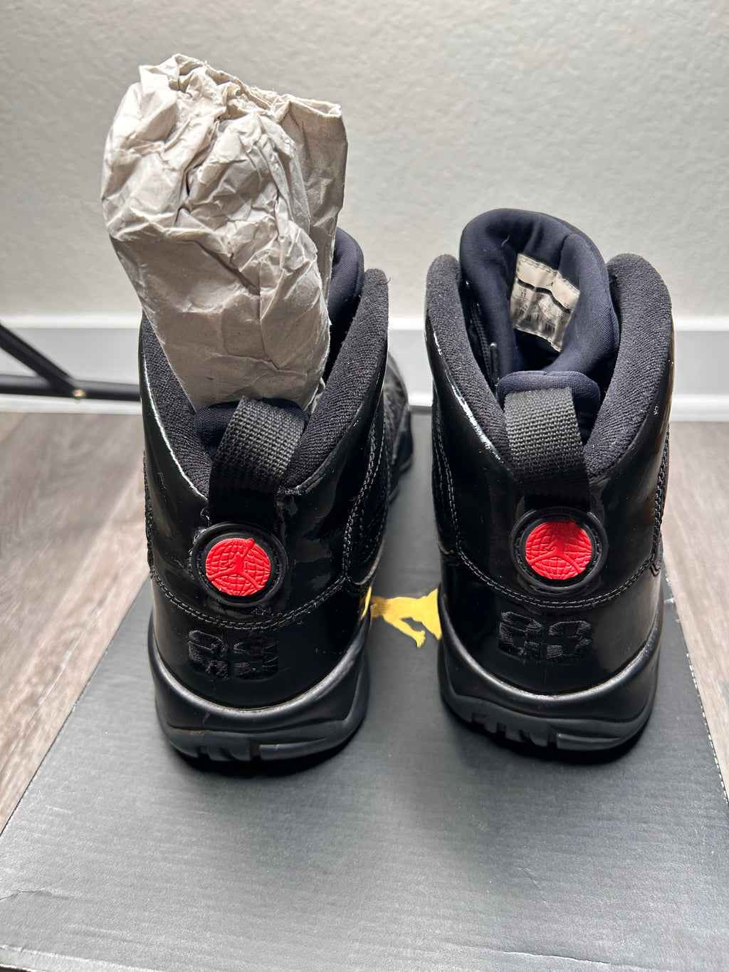 Nike air retro Jordan 9 BRED (2018) men’s size 11