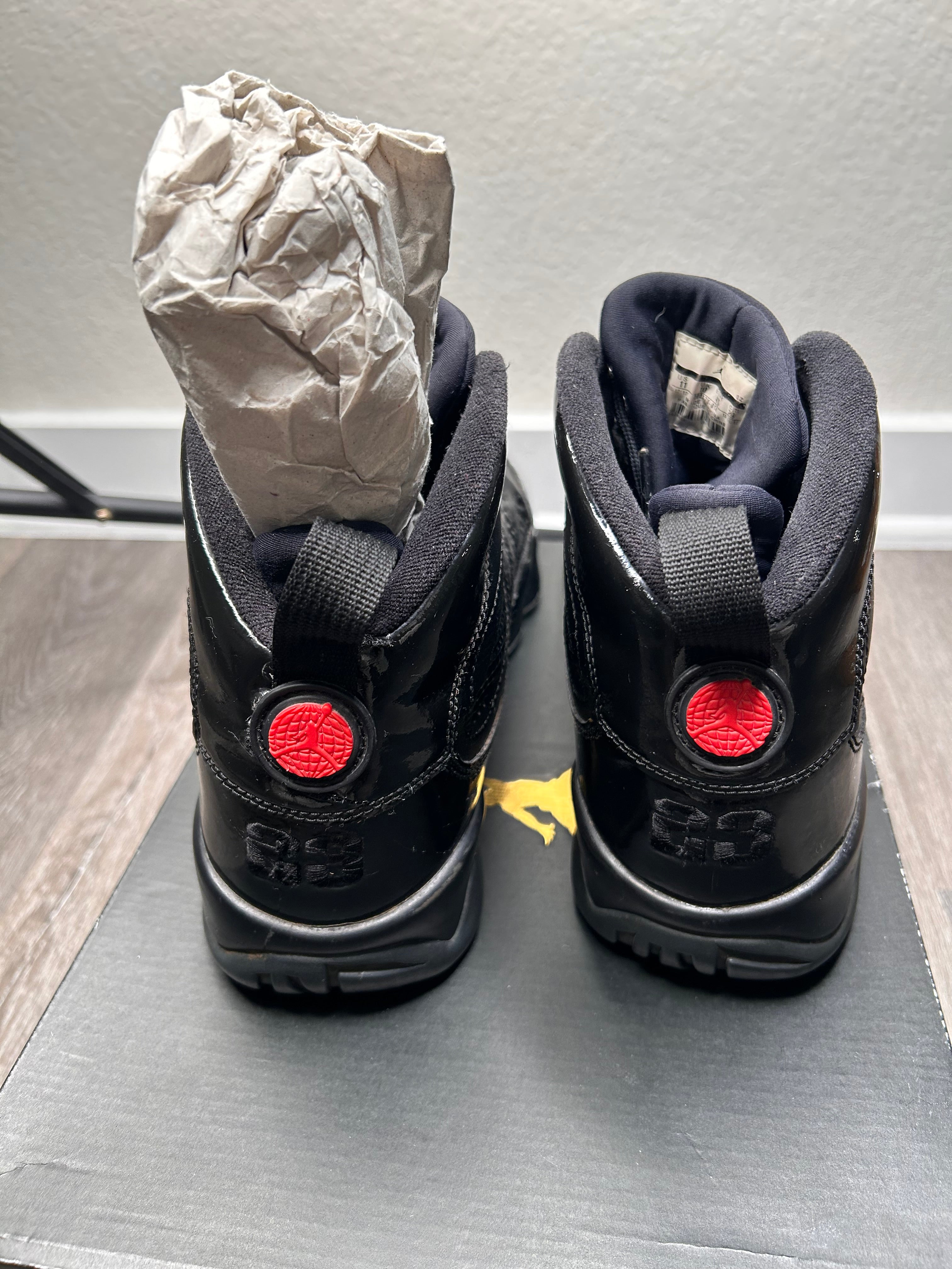 Nike air retro Jordan 9 BRED (2018) men’s size 11