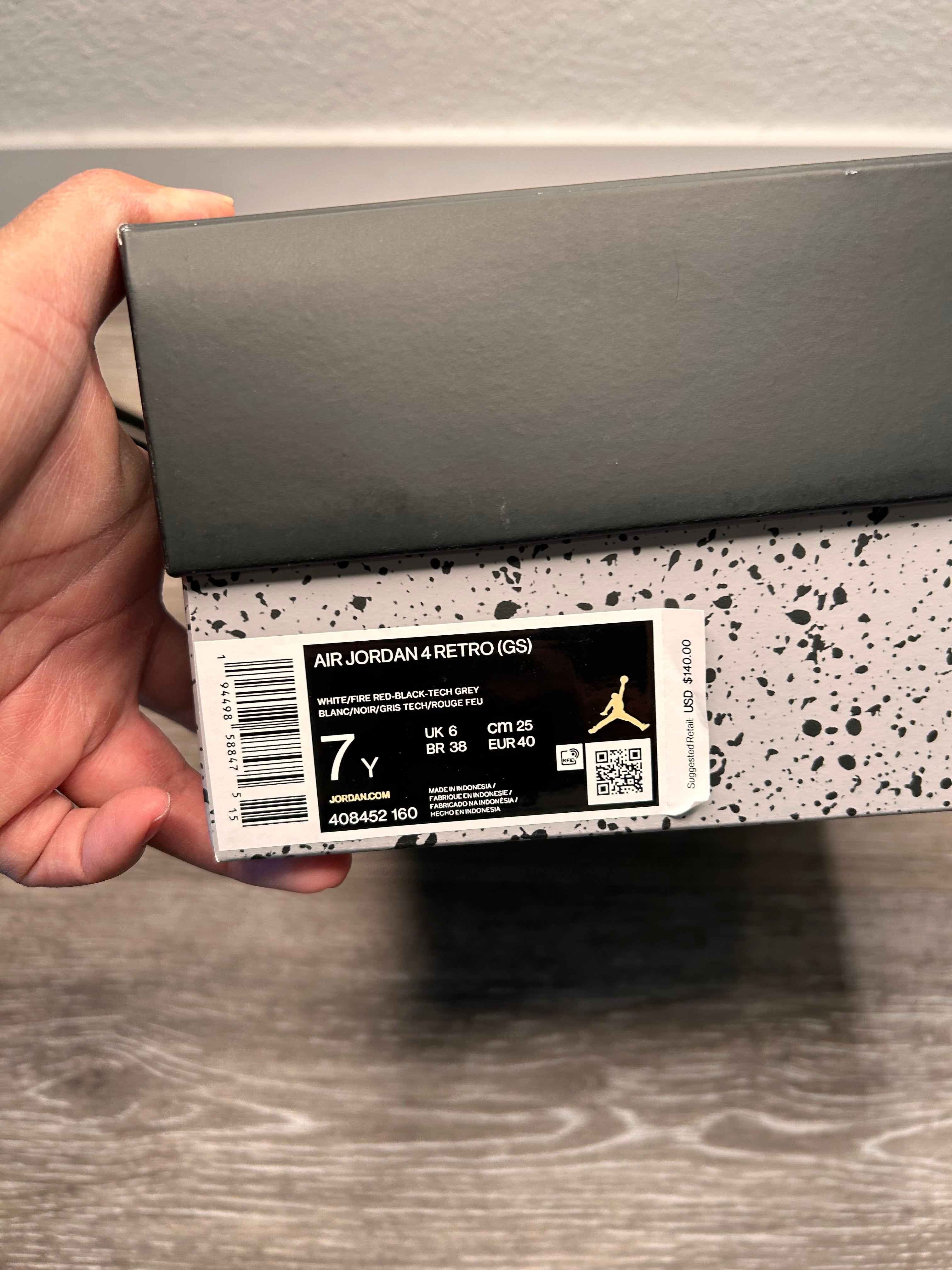 Size 7Y- NIKE AIR Jordan 4 Retro OG Mid Fire Red (2020)