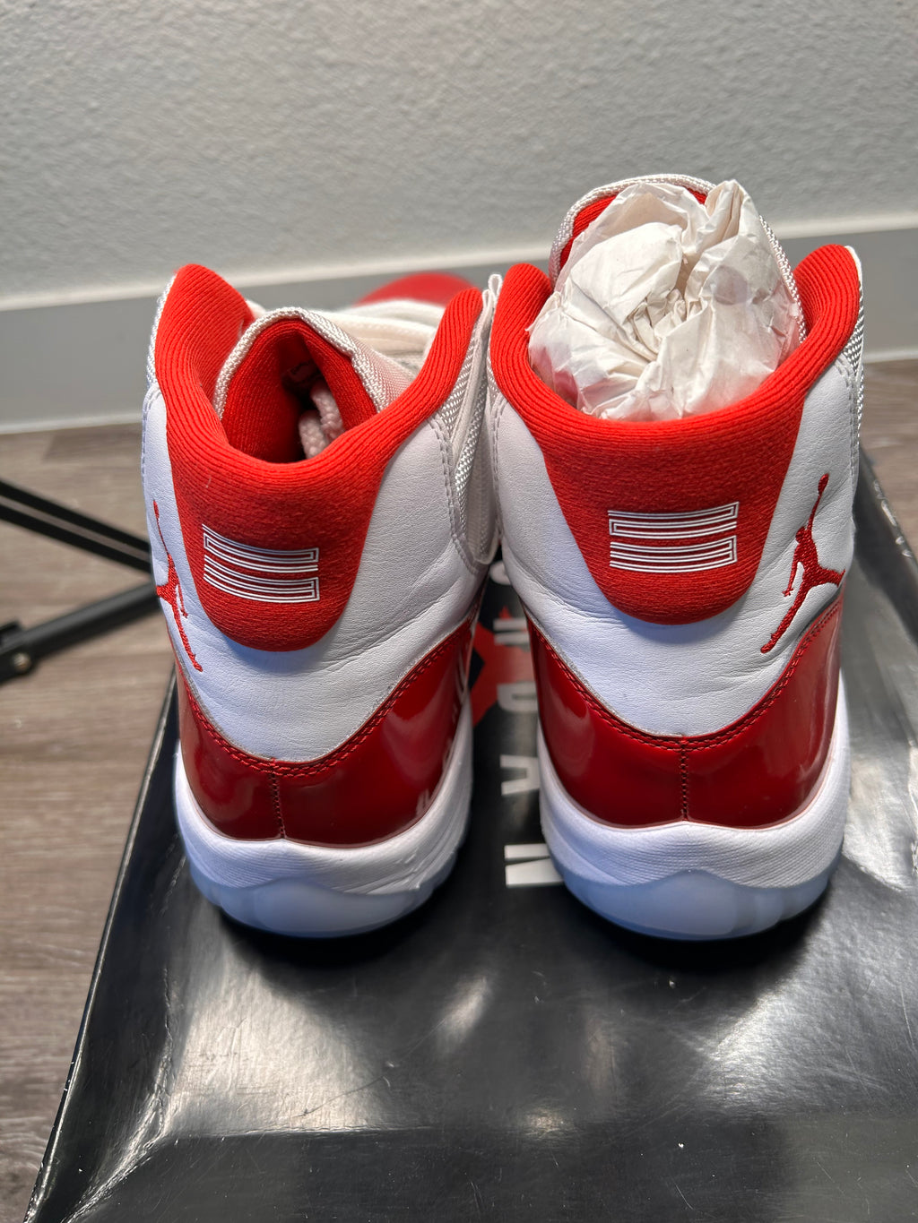 Nike Air Jordan 11 Retro 'Cherry' (2022) CT8012-116 Size 10.5