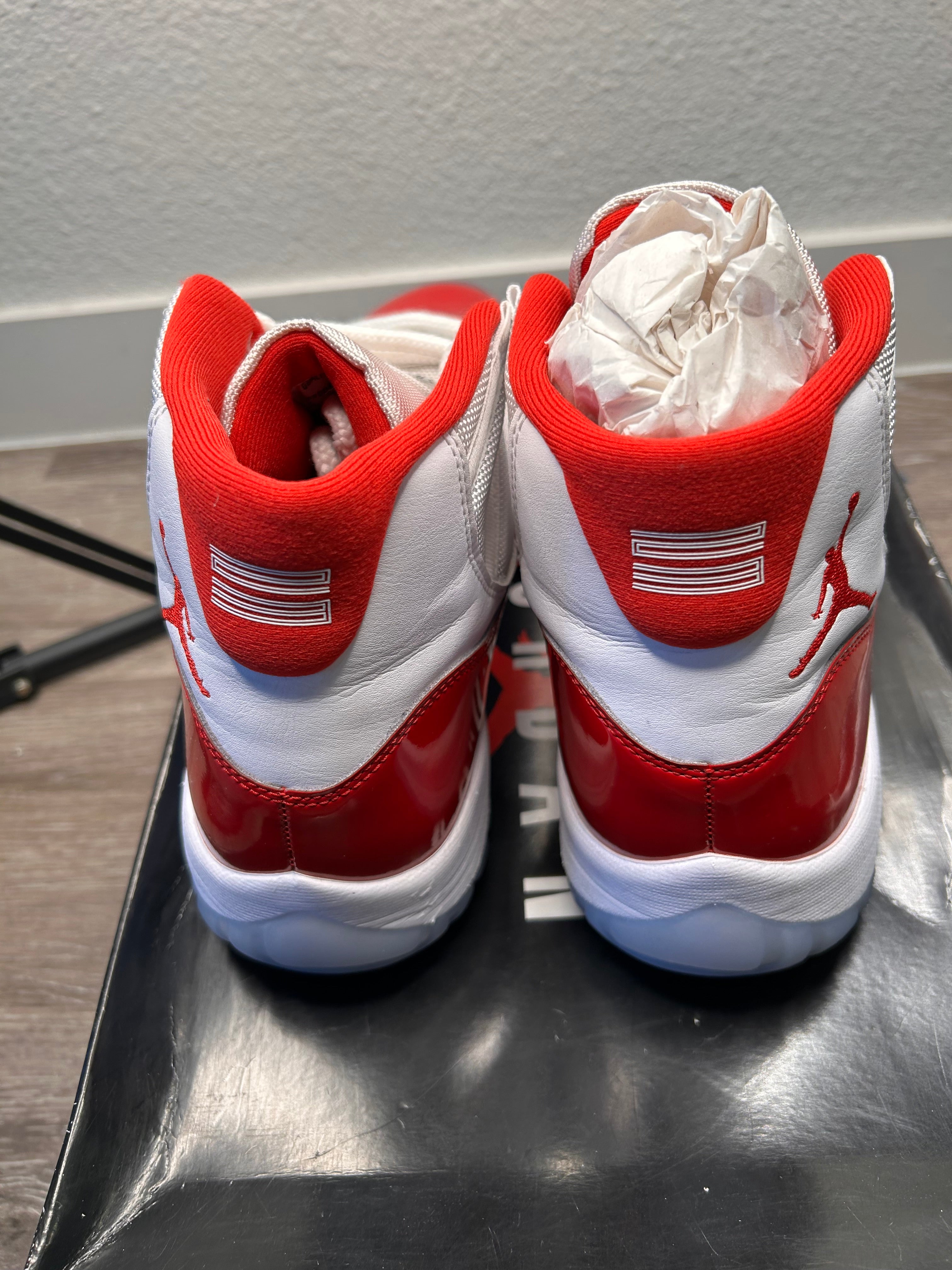 Nike Air Jordan 11 Retro 'Cherry' (2022) CT8012-116 Size 10.5