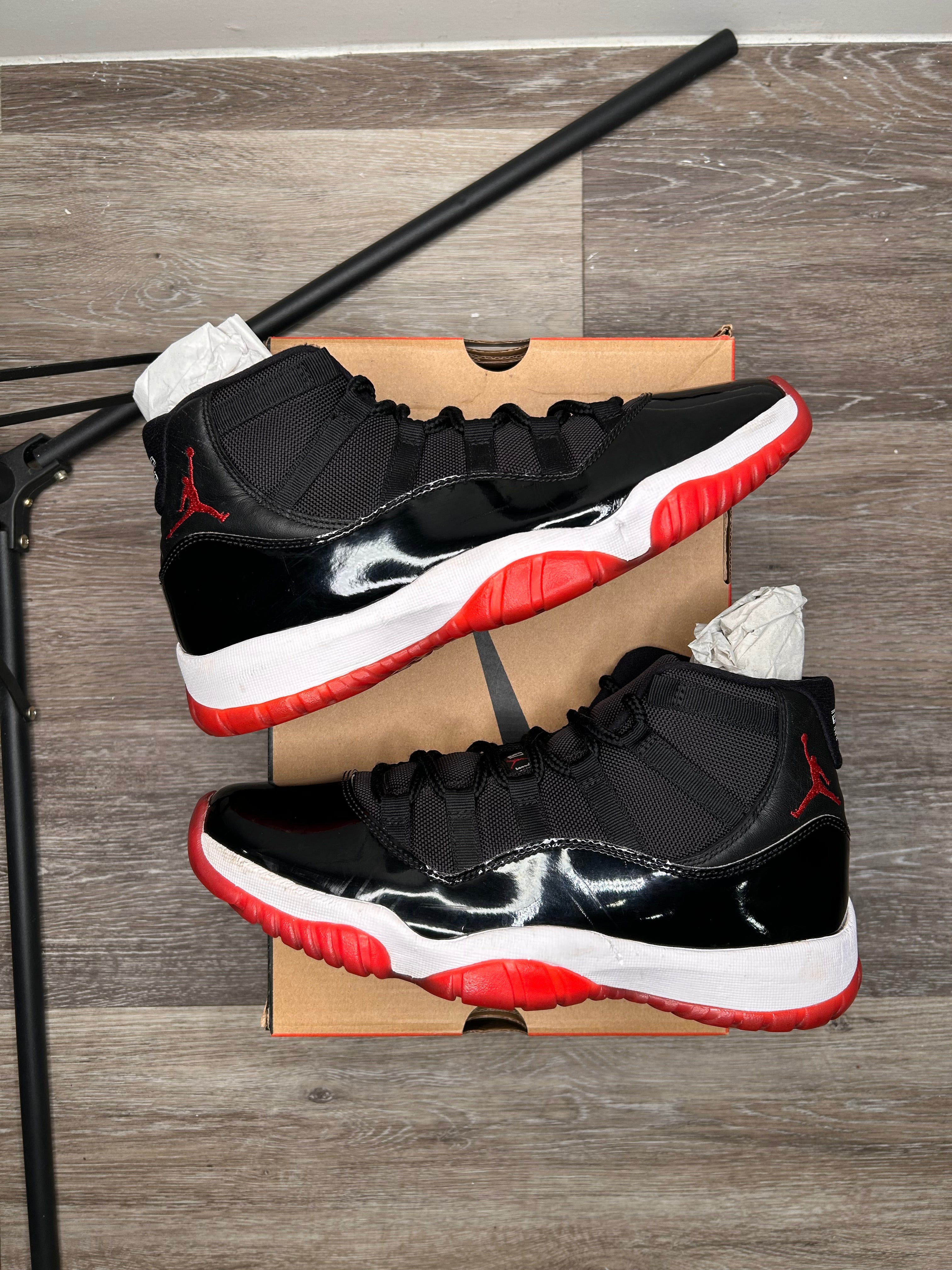 Nike Air Jordan 11 Retro (2019) Size 10 Bred 378037-061 size 10 men’s