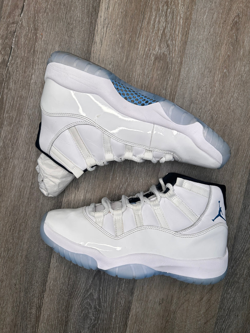 Size 8.5 Nike air Jordan retro 11 LEGEND BLUE (2024)