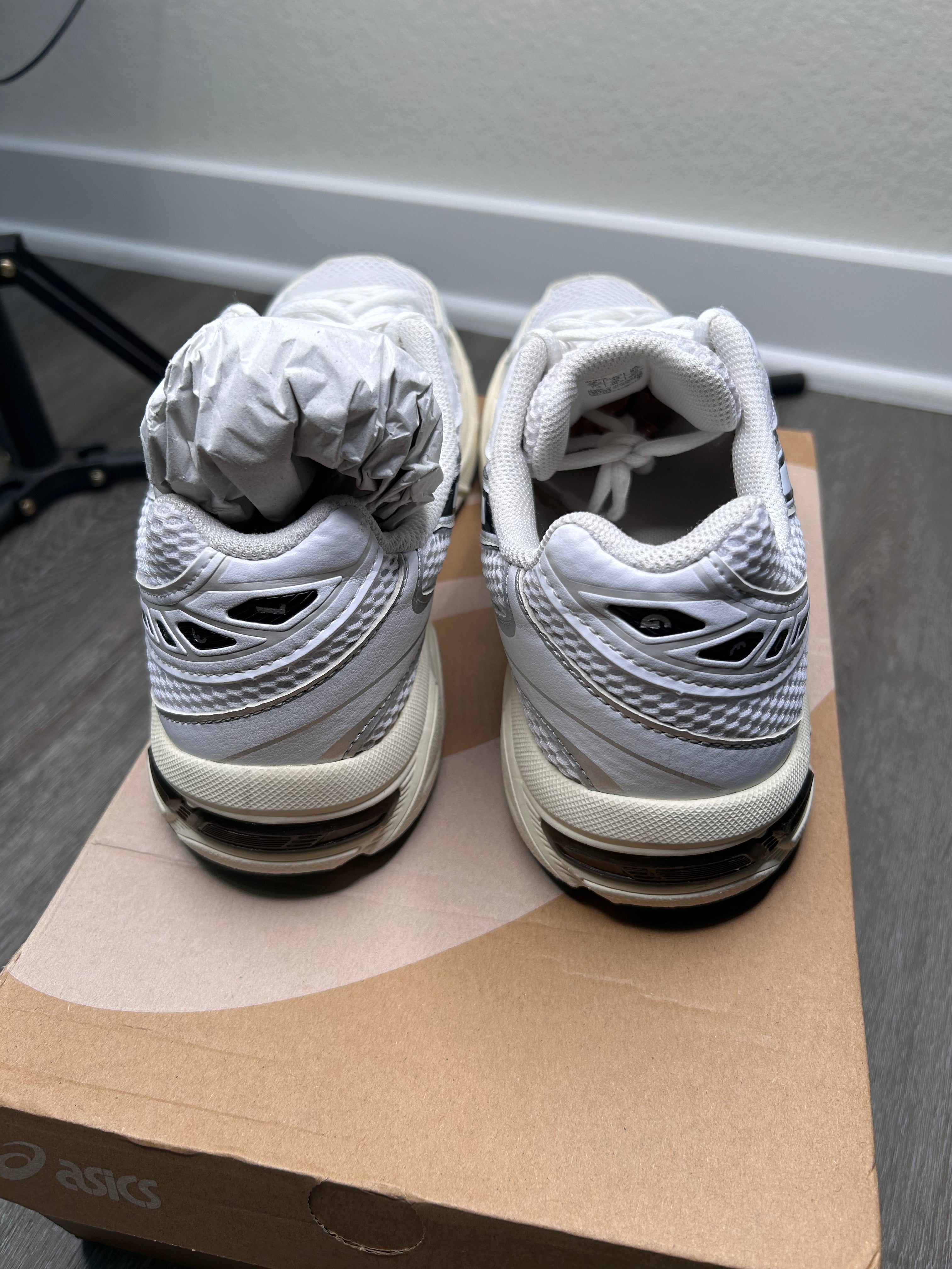 Size 8.5 - ASICS Gel-1130 White Clay Canyon 1201A256-113