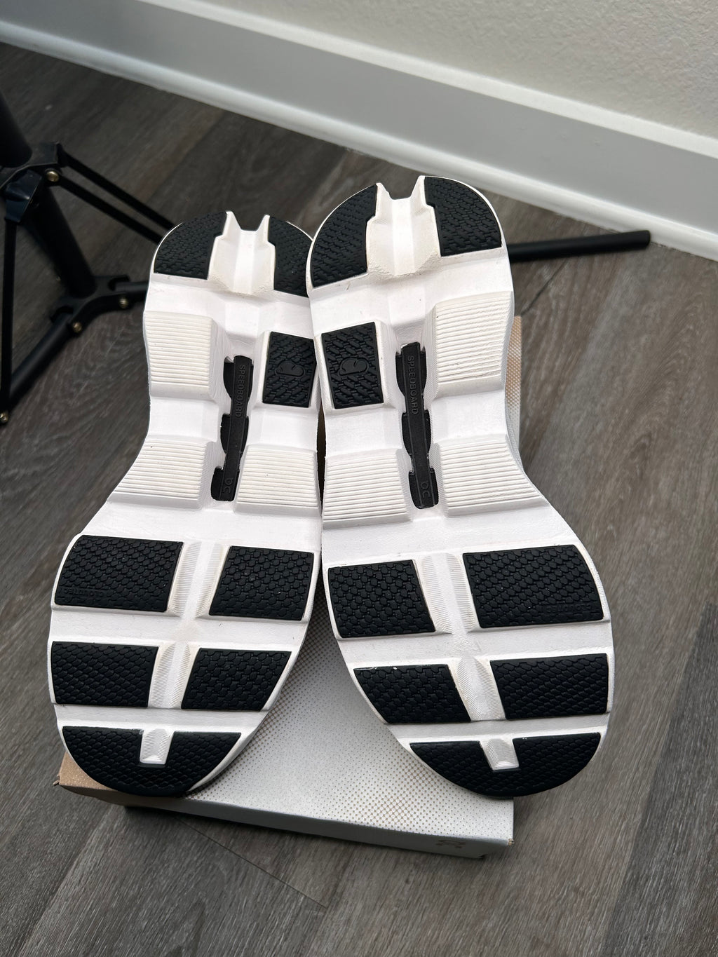 Size 9.5 - On Cloudmonster All White/Black 61-98434
