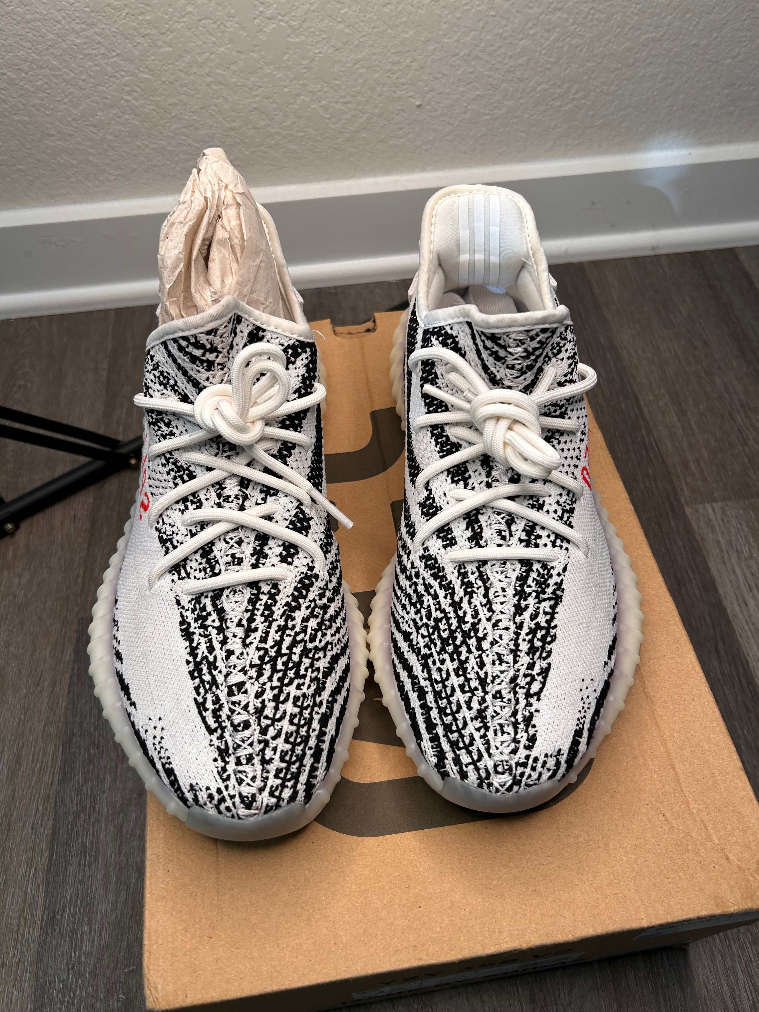 Adidas Yeezy 350 ZEBRA (2022) size 10.5