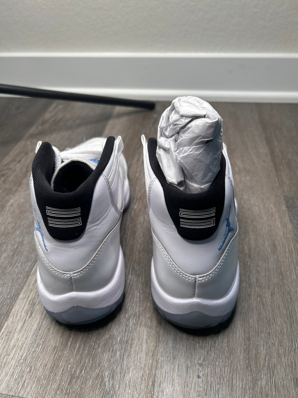 Size 8.5 Nike air Jordan retro 11 LEGEND BLUE (2024)