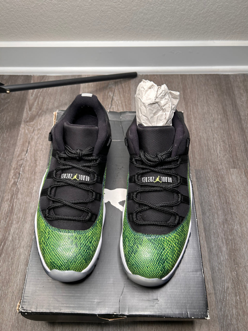 Nike air Jordan 11 XI low (2014) SNAKESKIN VOLT size 11