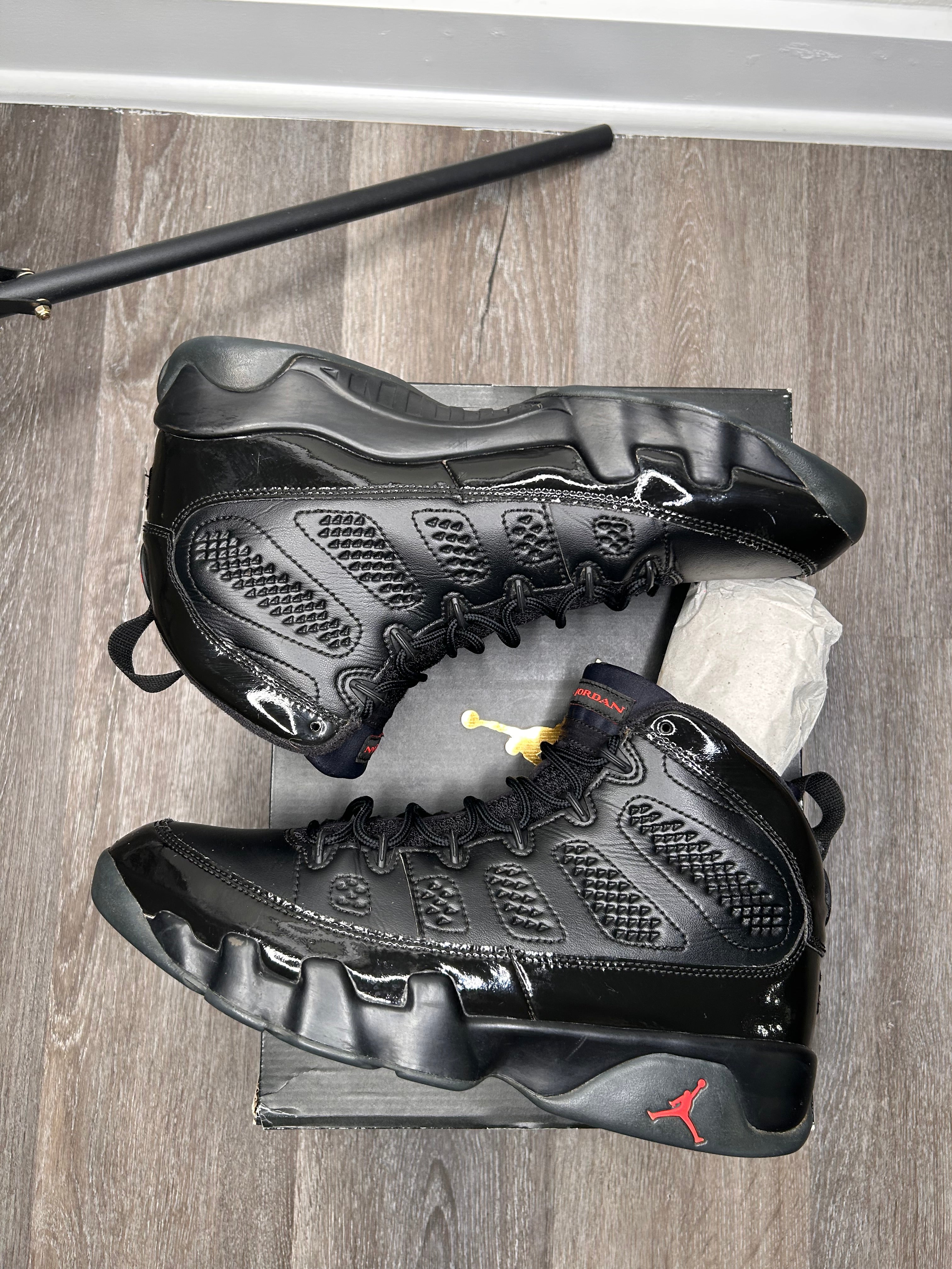 Nike air retro Jordan 9 BRED (2018) men’s size 11