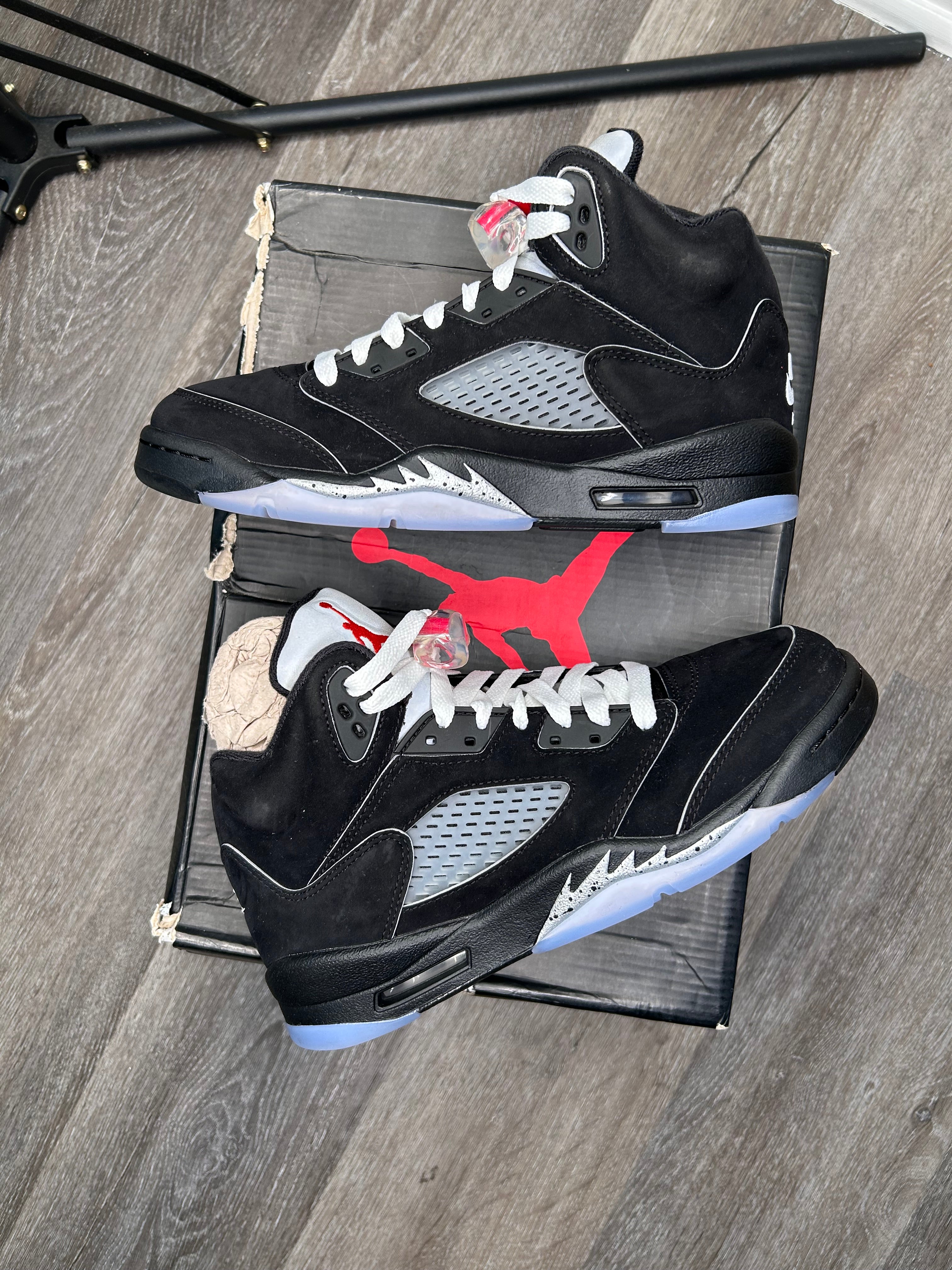 Size 7Y - Jordan 5 Black Metallic Reimagined (2025) HF3976001
