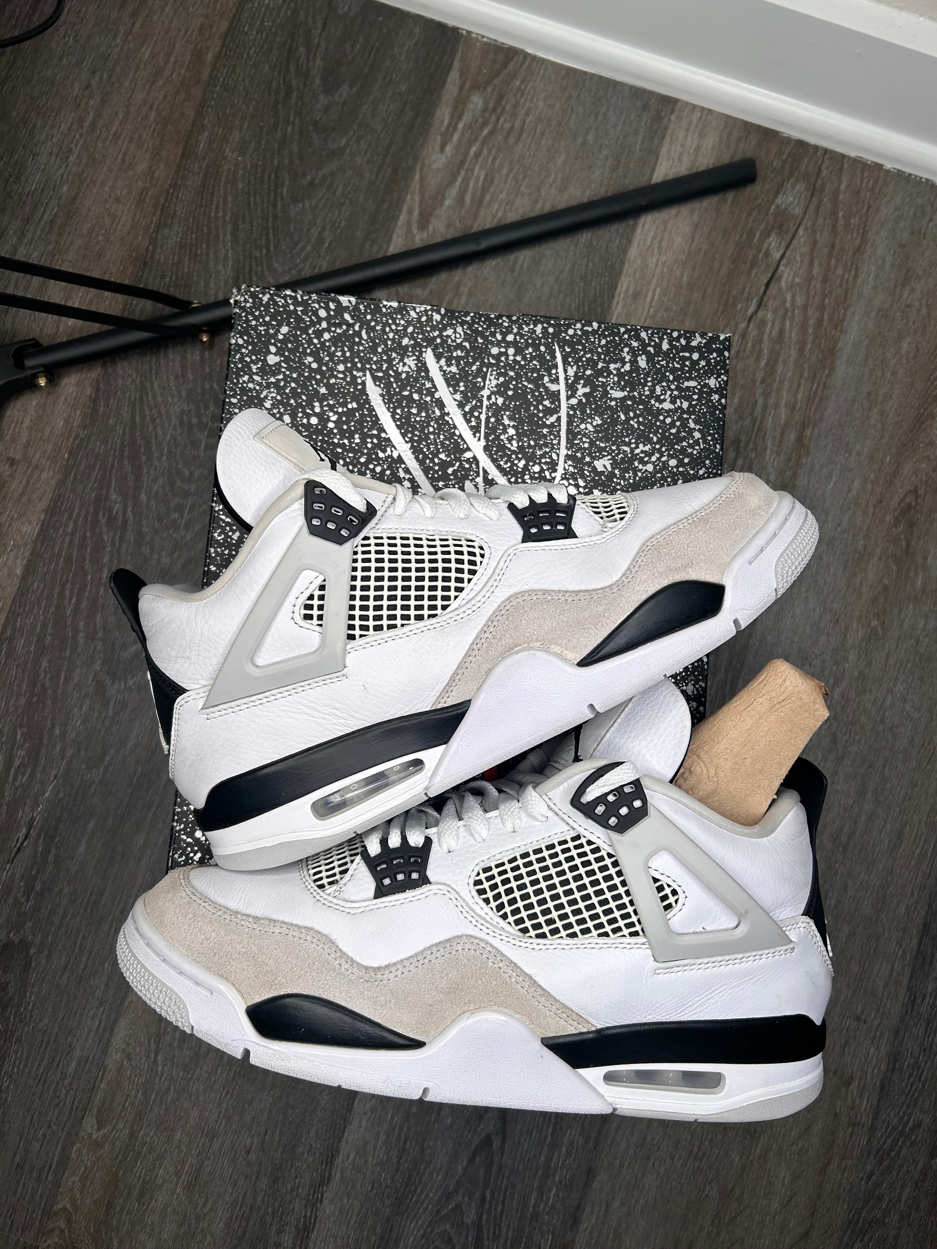 Size 10.5 Nike air Jordan retro 4 MILITARY BLACK