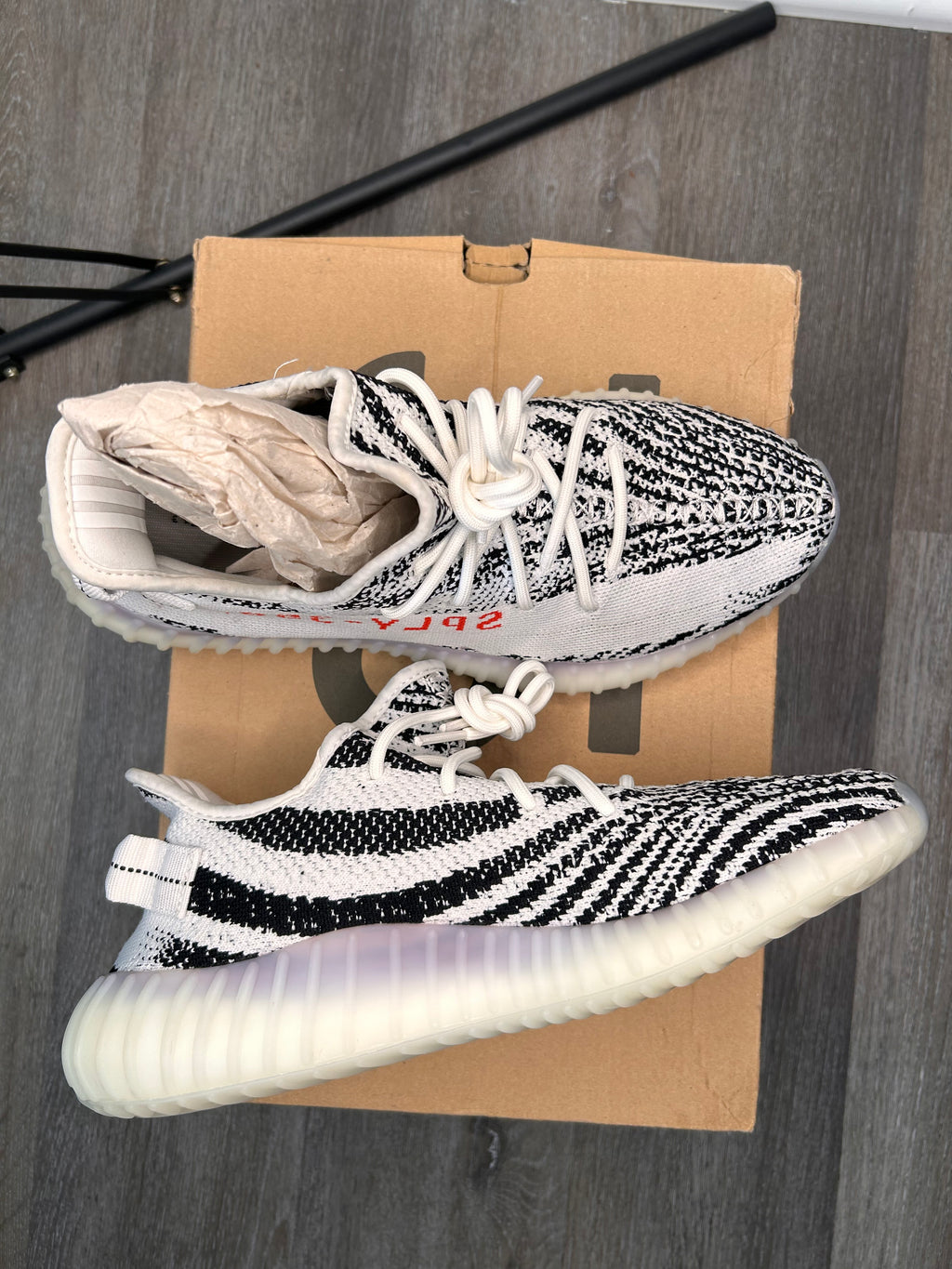 Adidas Yeezy 350 ZEBRA (2022) size 10.5