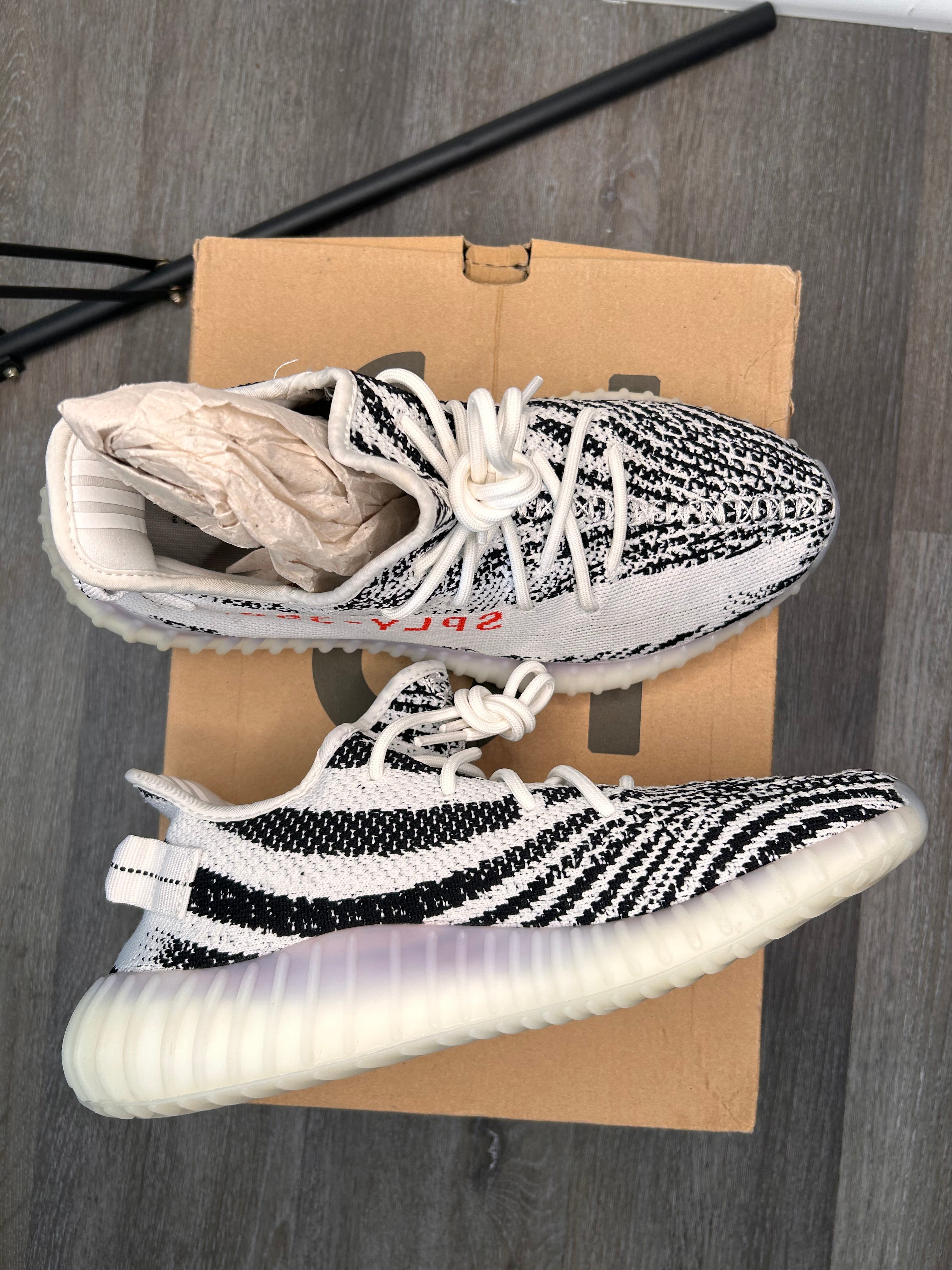 Adidas Yeezy 350 ZEBRA (2022) size 10.5