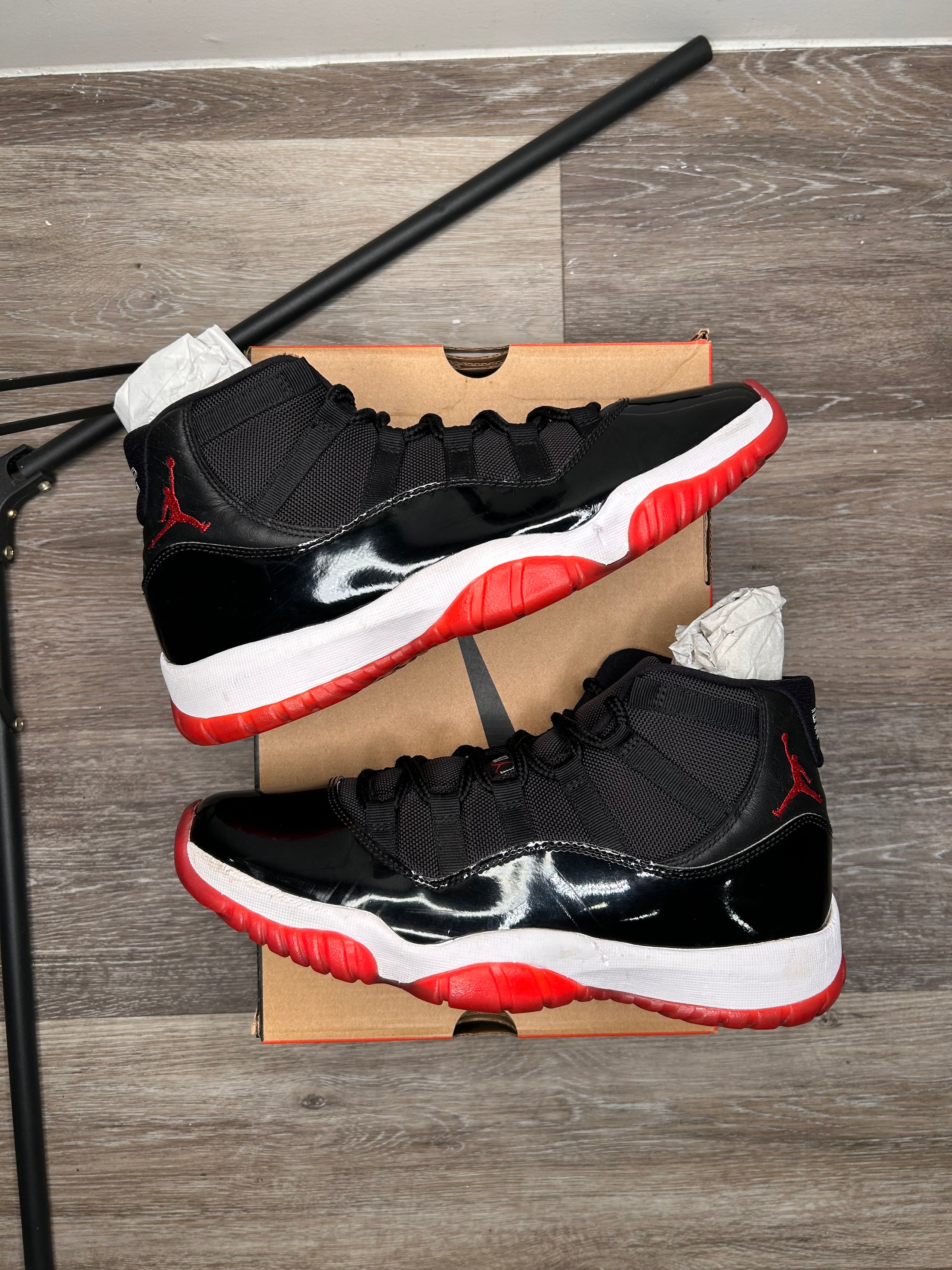 Nike Air Jordan 11 Retro (2019) Size 10 Bred 378037-061 size 10 men’s