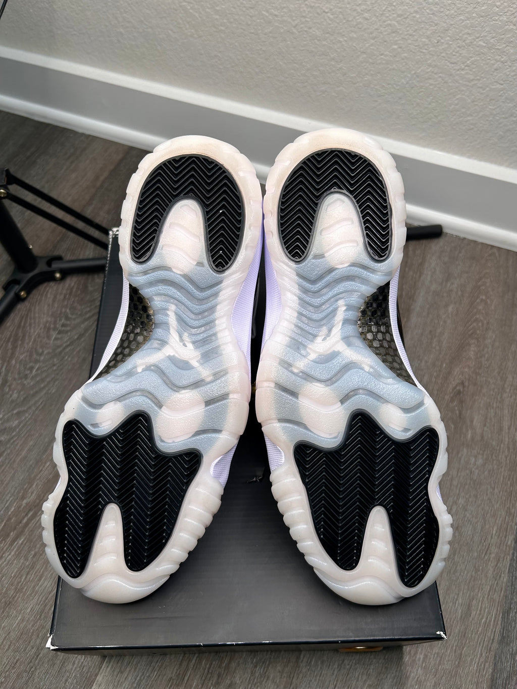 Size 9.5 - Jordan 11 DMP Gratitude Defining Moments (2023) CT8012-170