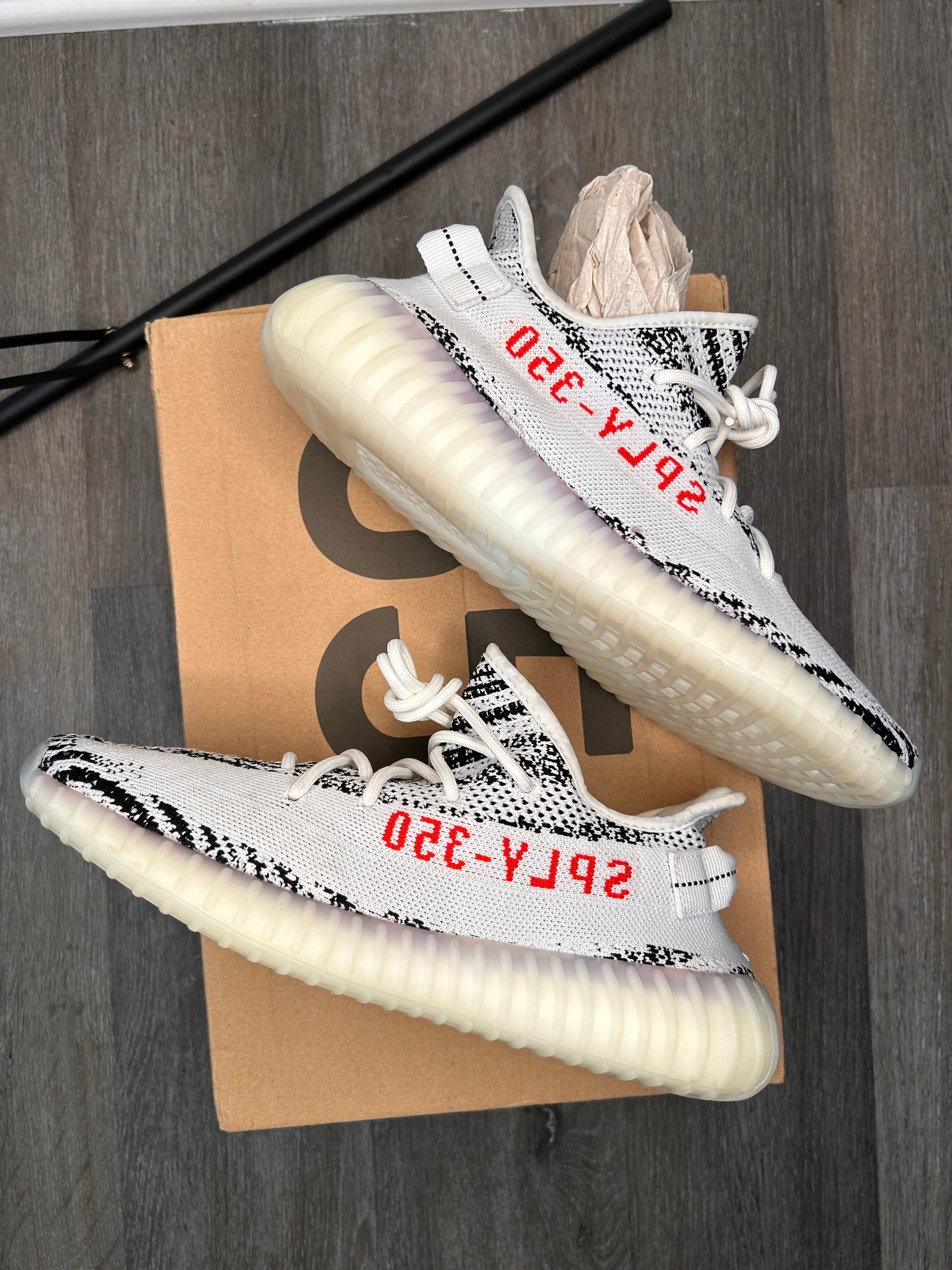 Adidas Yeezy 350 ZEBRA (2022) size 10.5