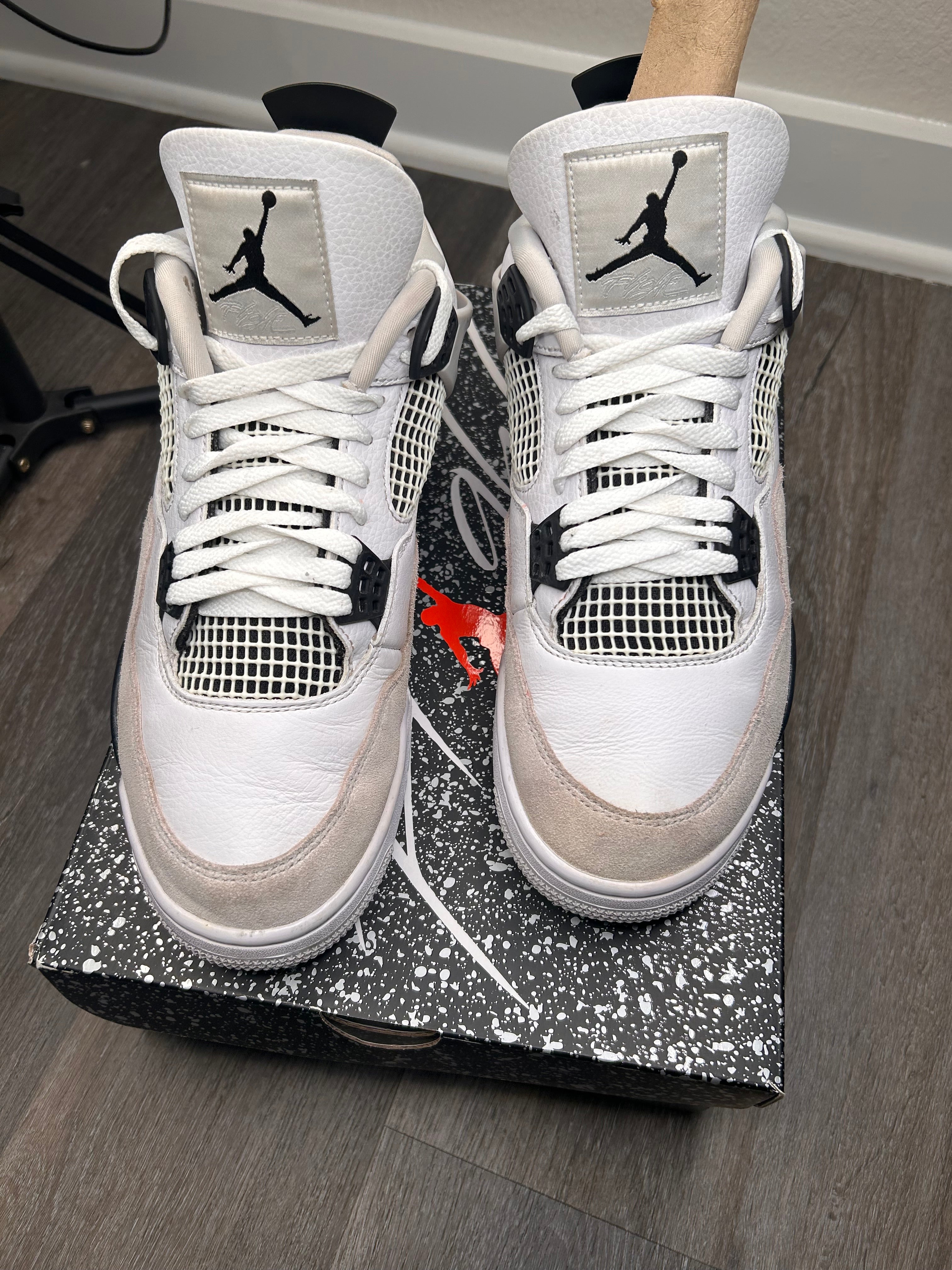 Size 10.5 Nike air Jordan retro 4 MILITARY BLACK