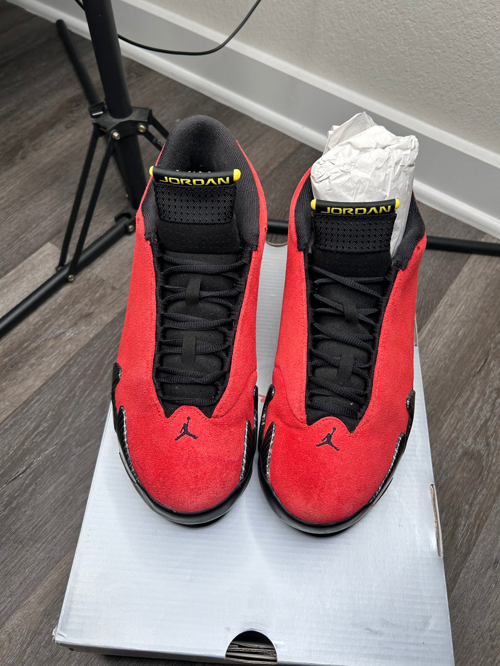 Size 9.5 Nike Air Jordan 14 Retro Ferrari 2025 Red Mens IF5015