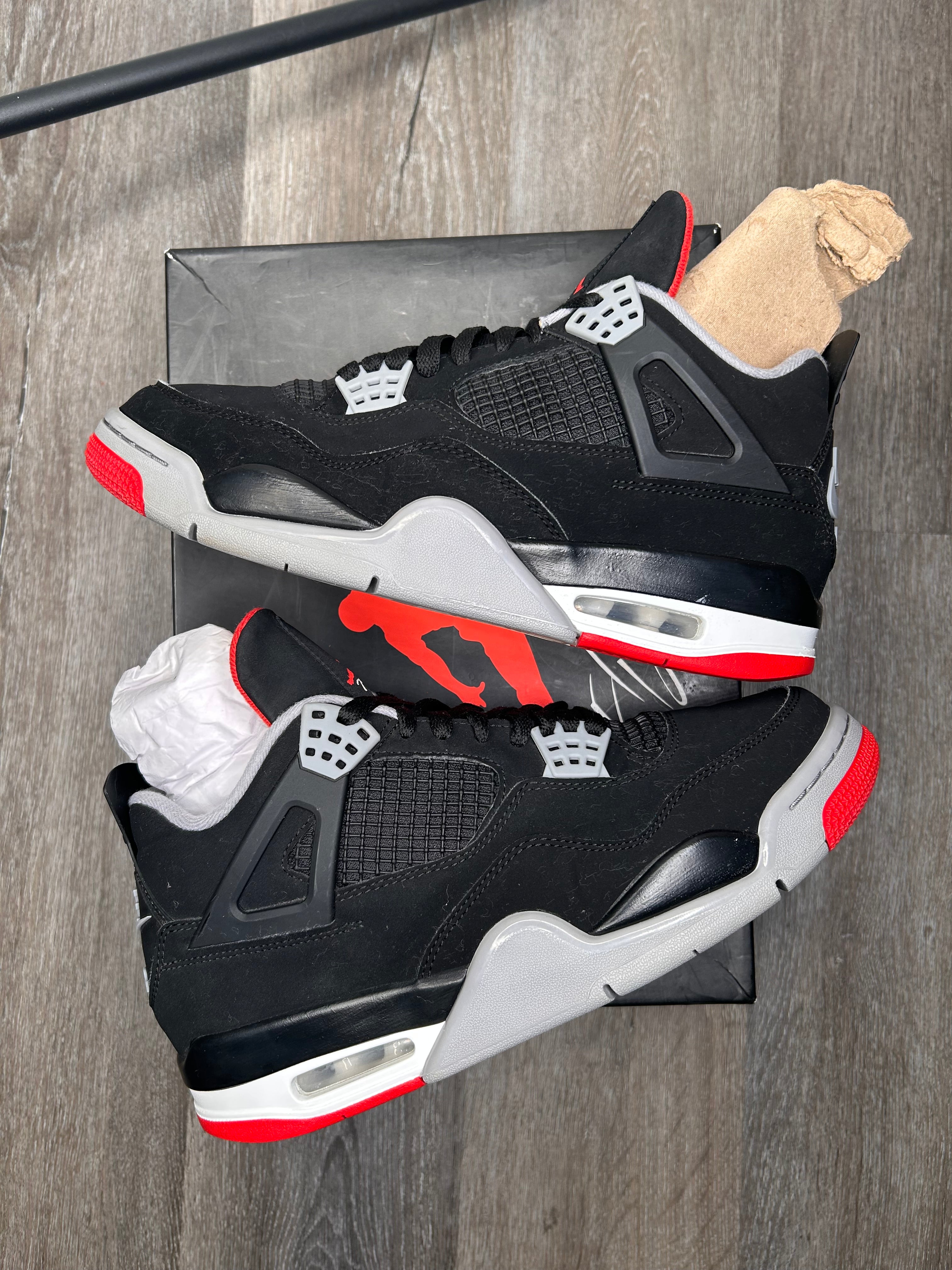 Size 9 Nike air Jordan retro 4 BRED (2019)