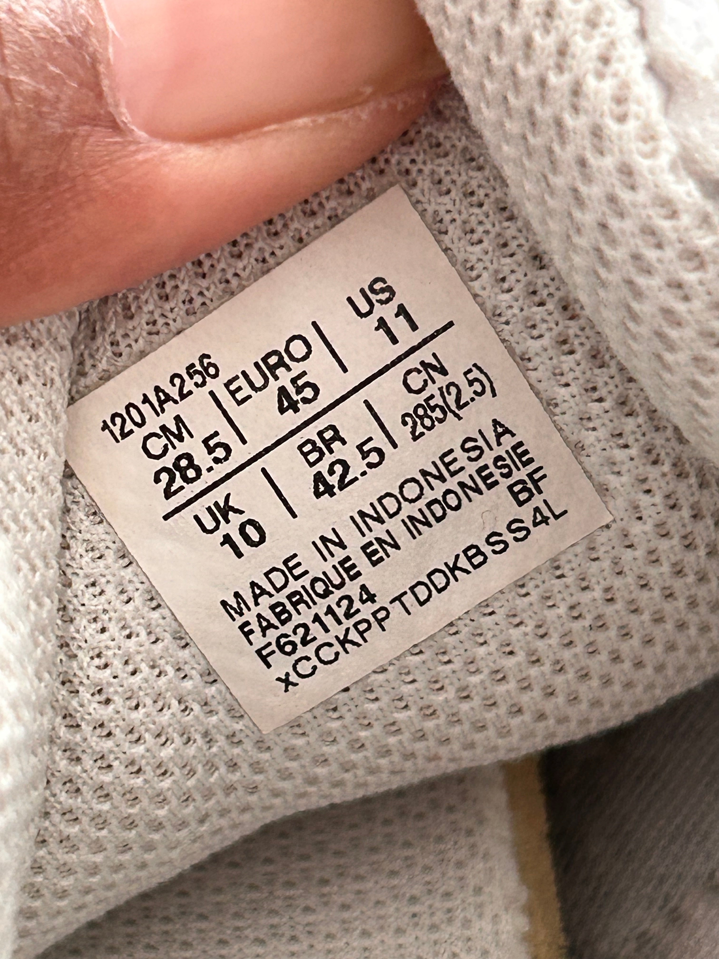 ASICS 1130 GEL size 11 men’s cloud grey