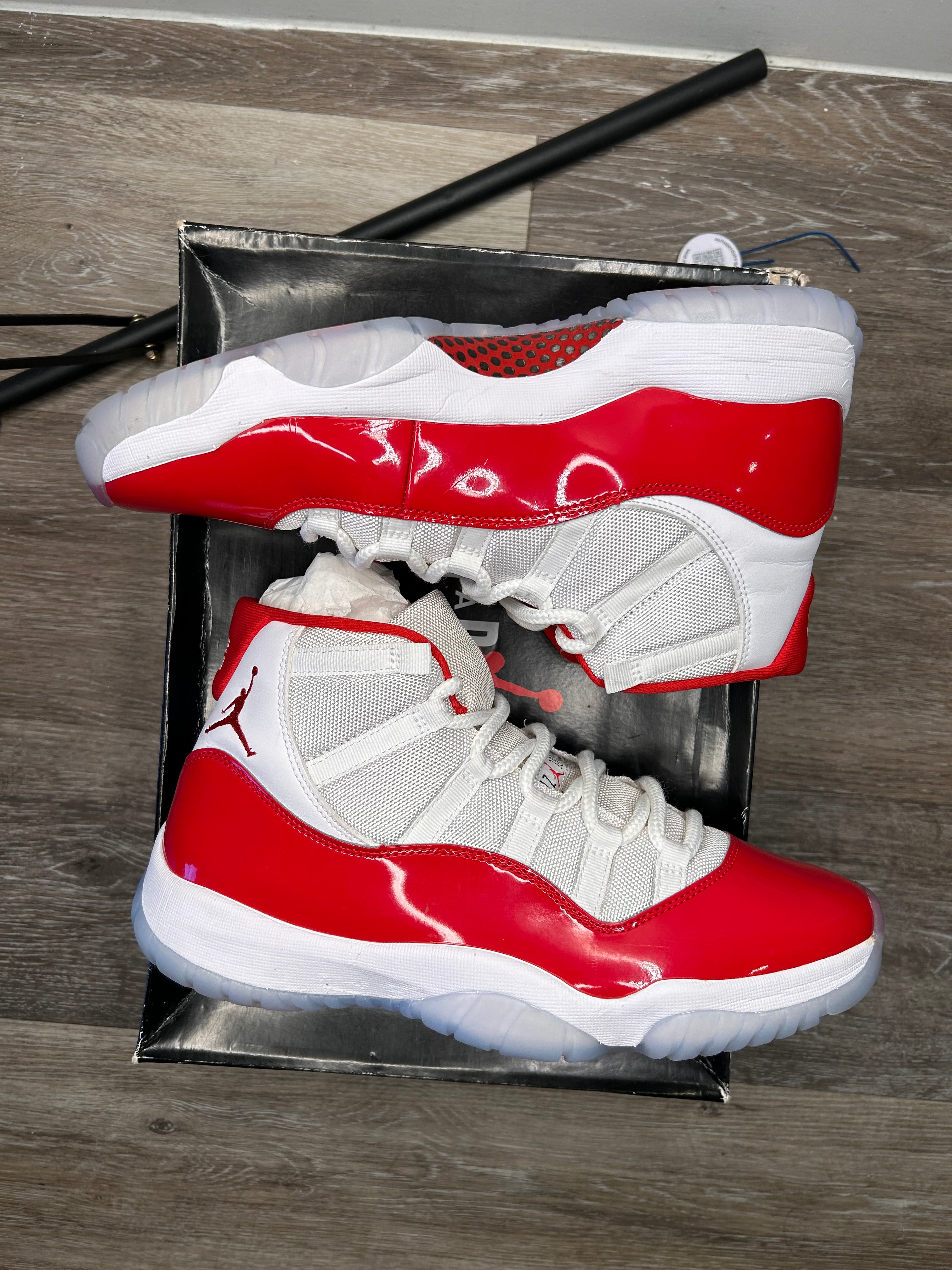 Nike Air Jordan 11 Retro 'Cherry' (2022) CT8012-116 Size 10.5