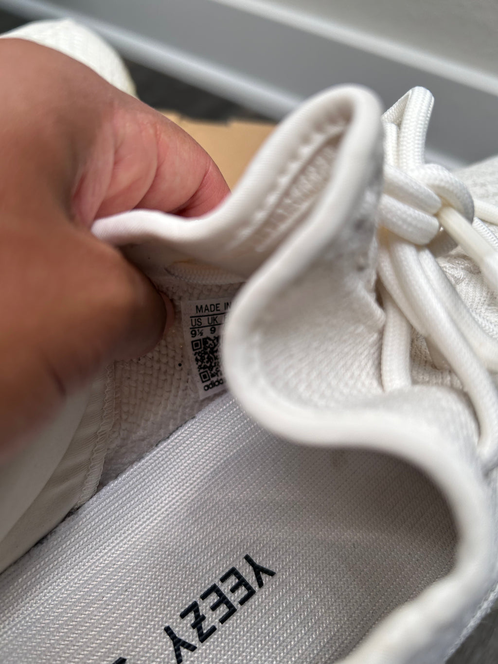 Size 9.5 - adidas Yeezy Boost 350 V2 Bone (2022) HQ6316