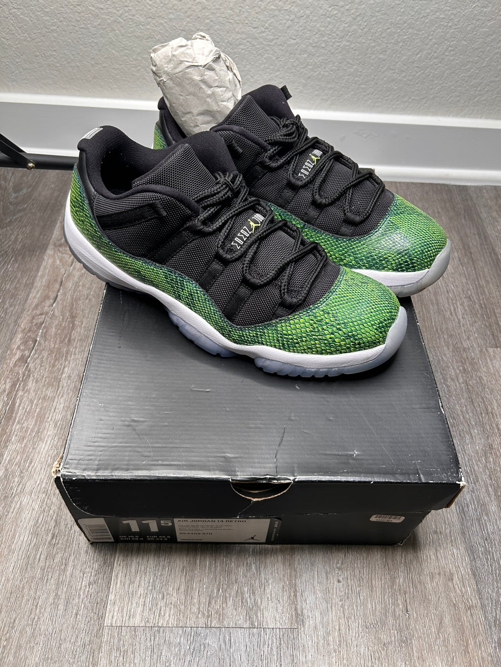 Nike air Jordan 11 XI low (2014) SNAKESKIN VOLT size 11