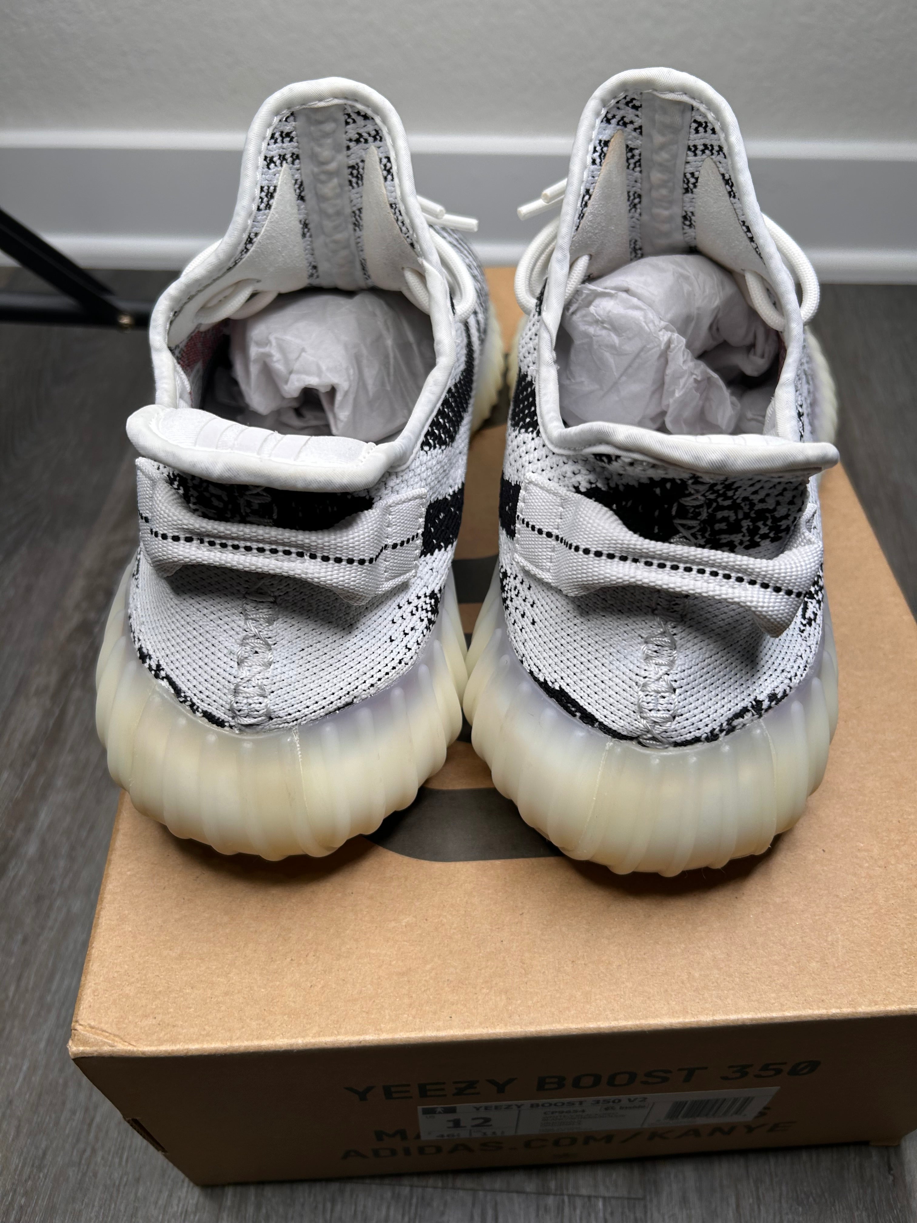 Adidas Yeezy 350 zebra V2 (2021) size 12