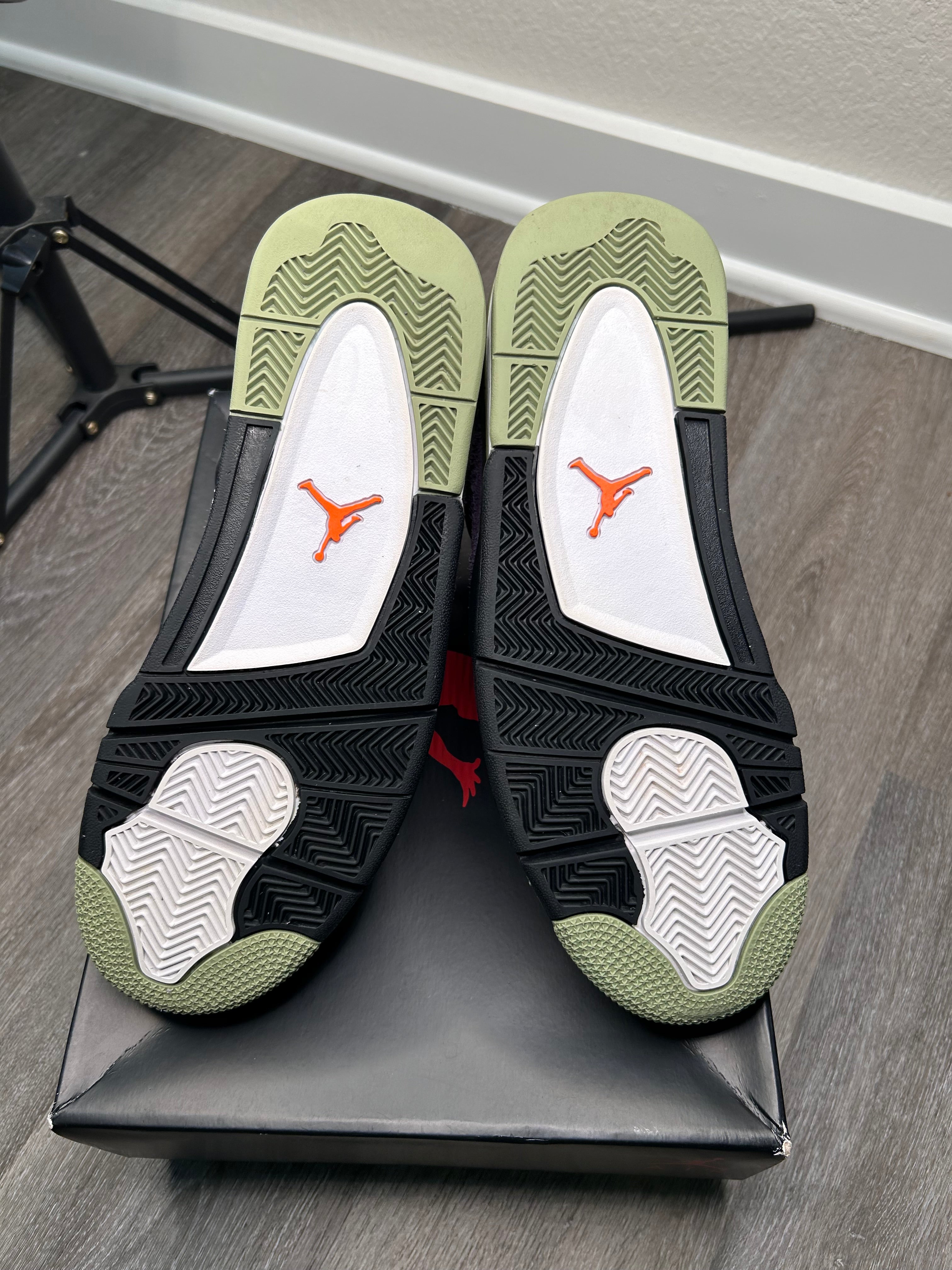 Size 12W/10.5M - Jordan 4 Canyon Purple (2022) AQ9129-500