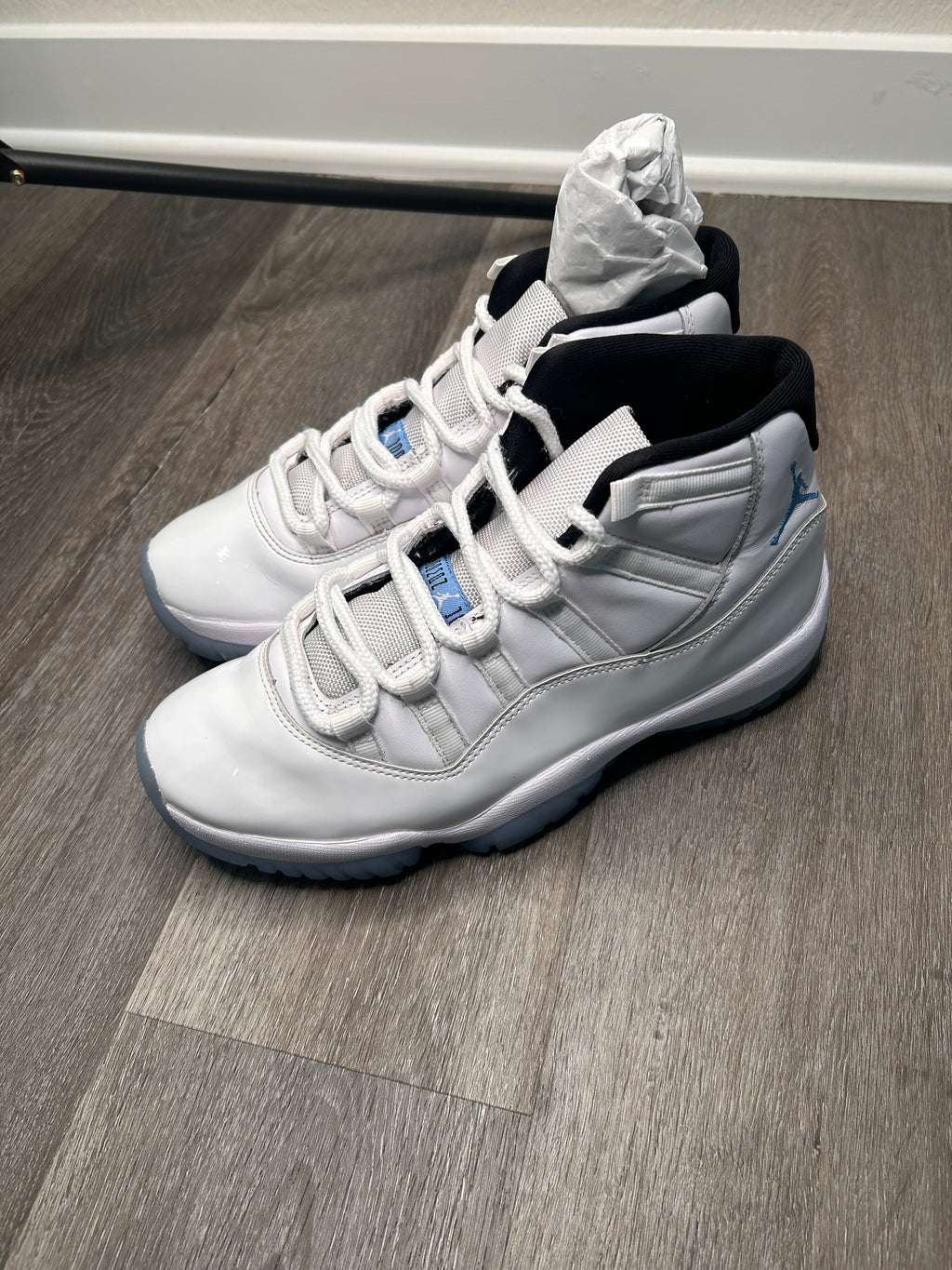 Size 8.5 Nike air Jordan retro 11 LEGEND BLUE (2024)