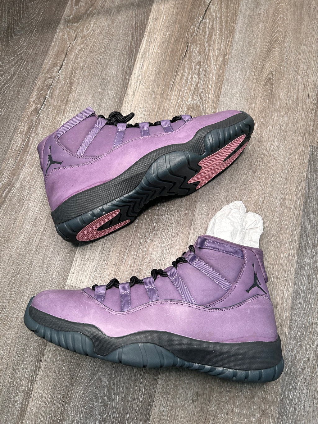 Size 10 Nike air Jordan retro 11 MOJAVE (2025) men’s