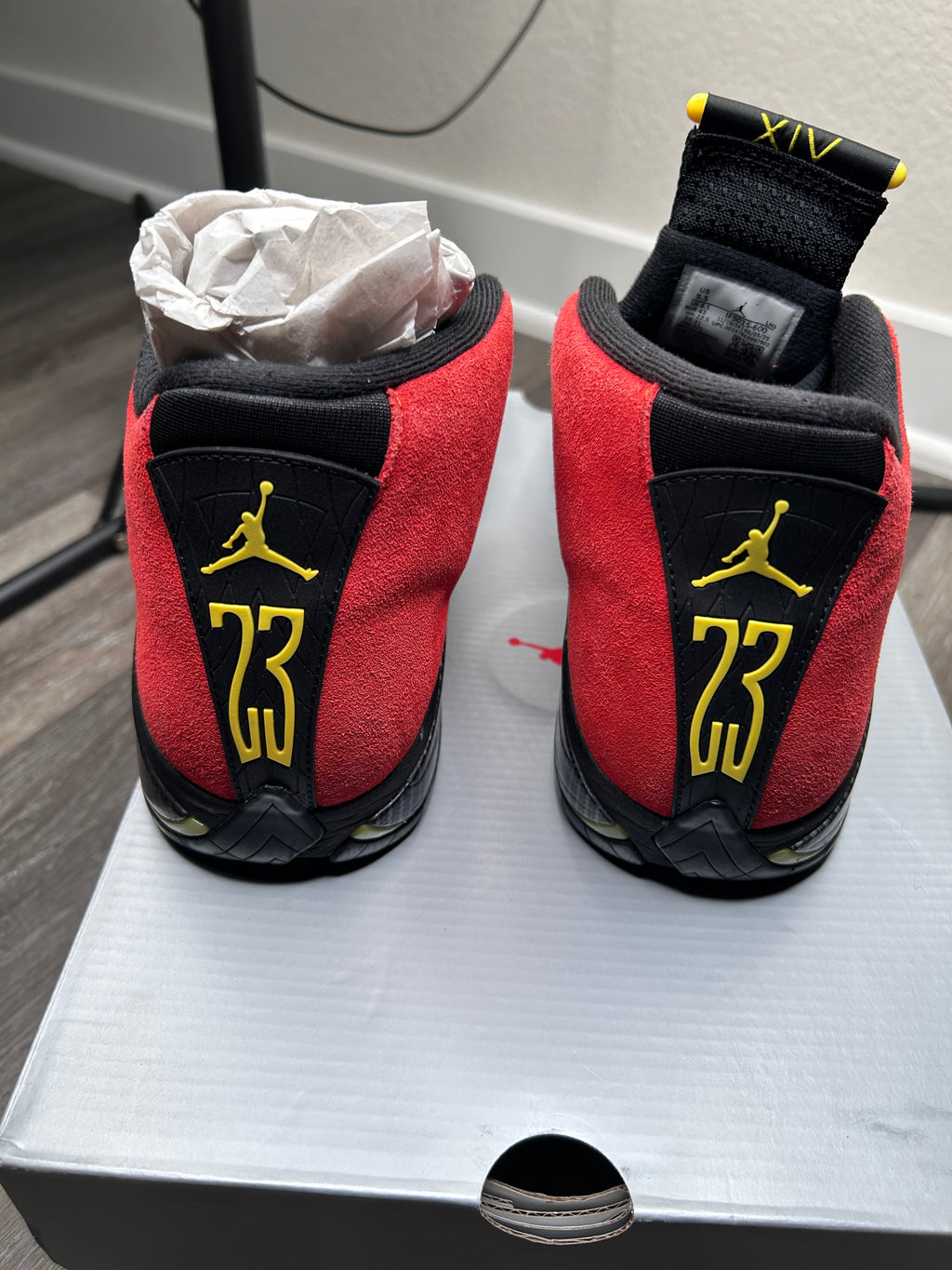Size 9.5 Nike Air Jordan 14 Retro Ferrari 2025 Red Mens IF5015