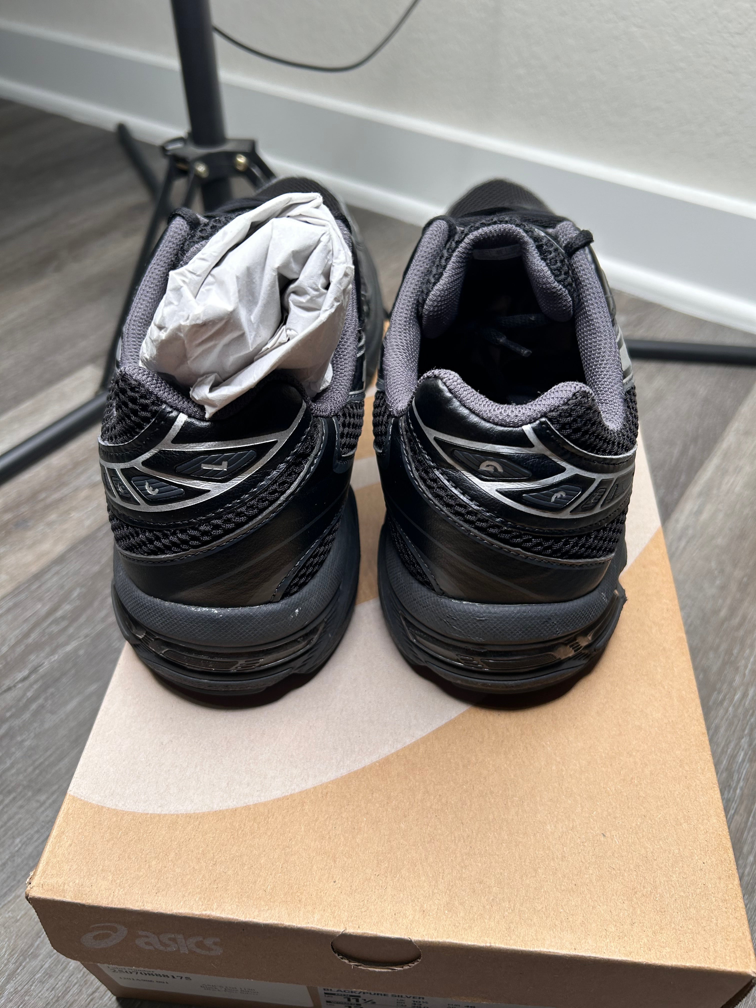 ASICS GEL-1130 Black Pure Silver Mens 11.5 Womens 13 Running Shoes Sneakers