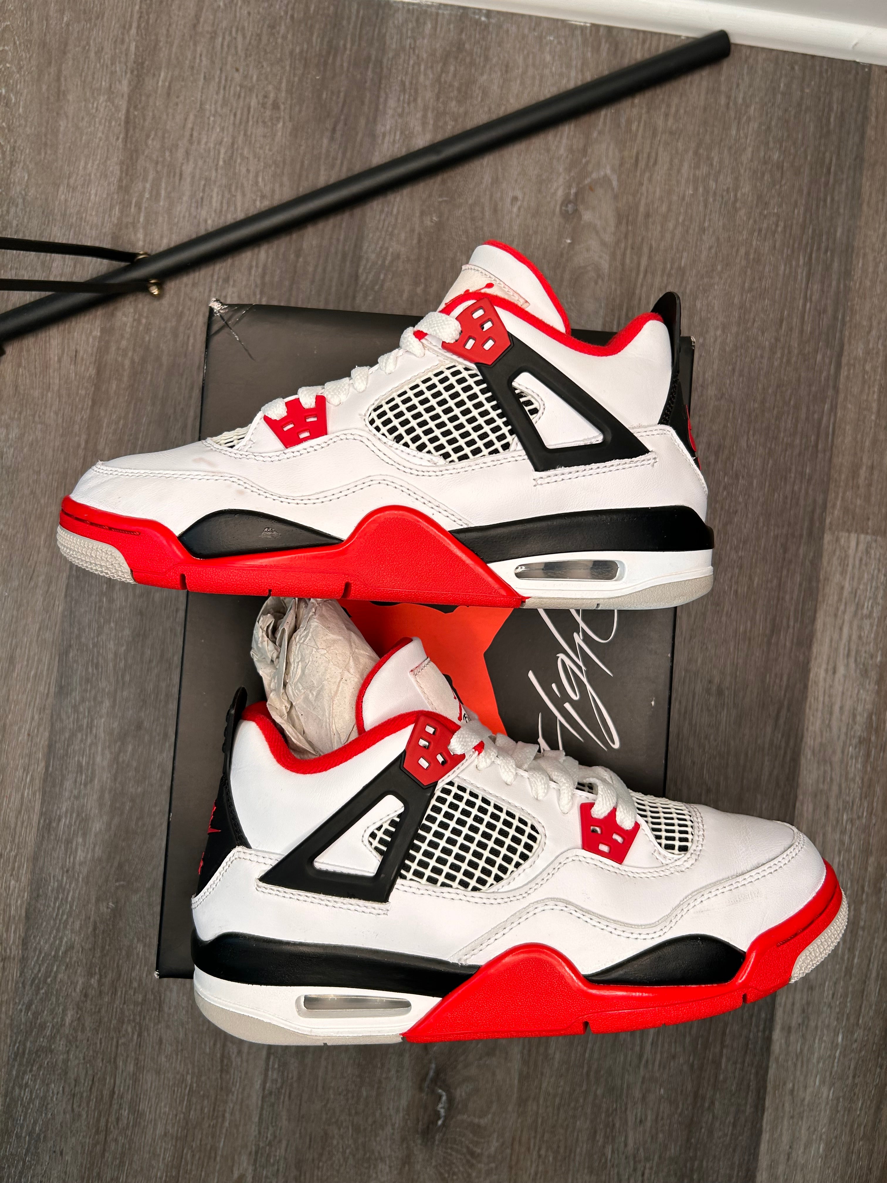 Nike Air Jordan retro 4 size 7Y fire red (2020)