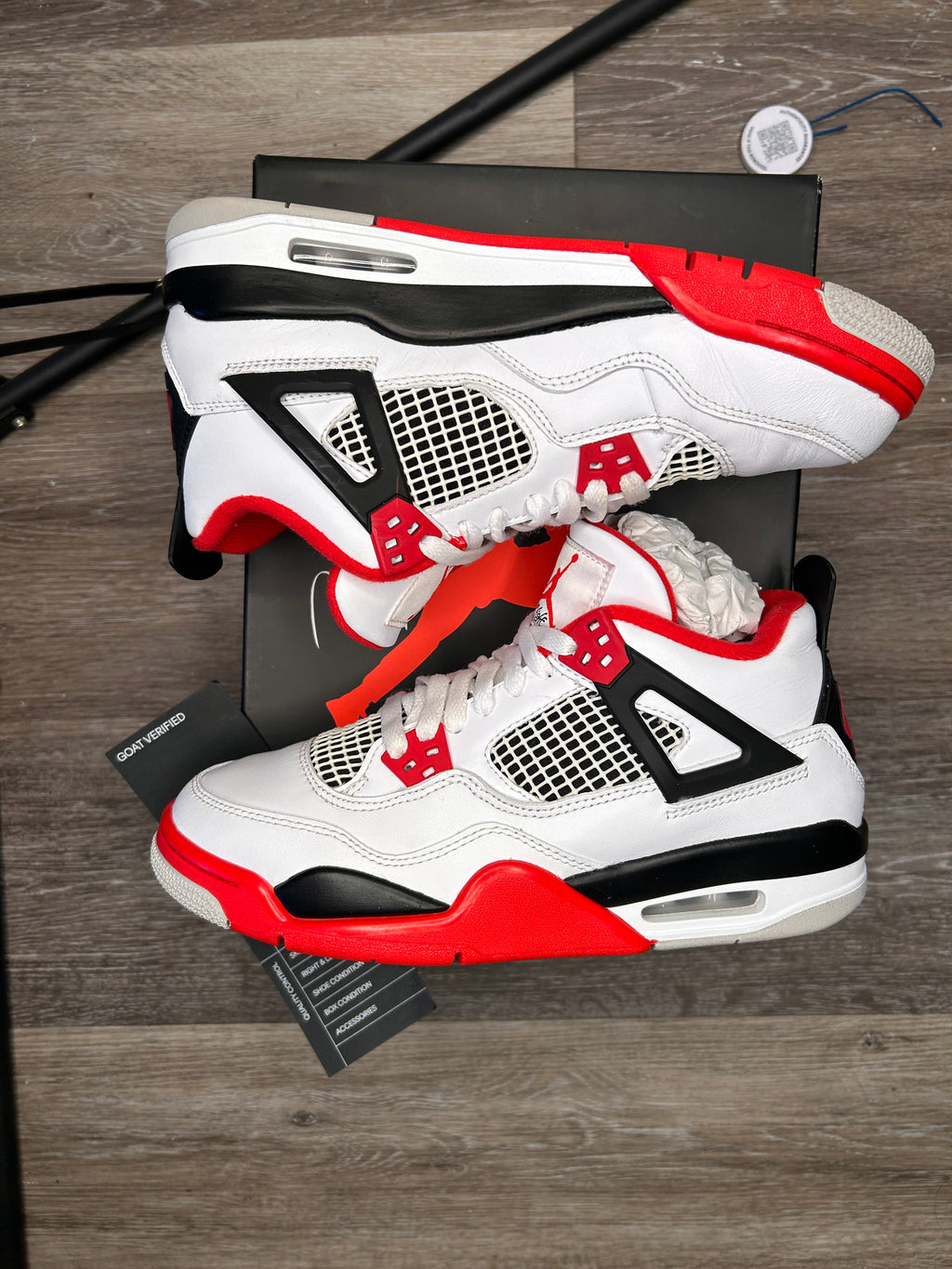 Size 7Y- NIKE AIR Jordan 4 Retro OG Mid Fire Red (2020)