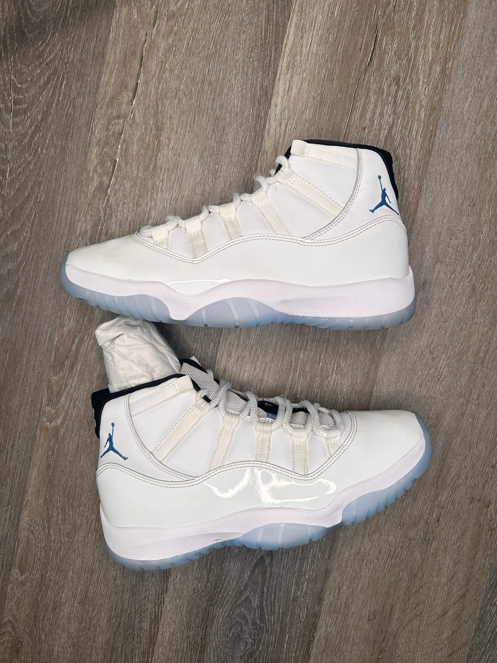 Size 8.5 Nike air Jordan retro 11 LEGEND BLUE (2024)