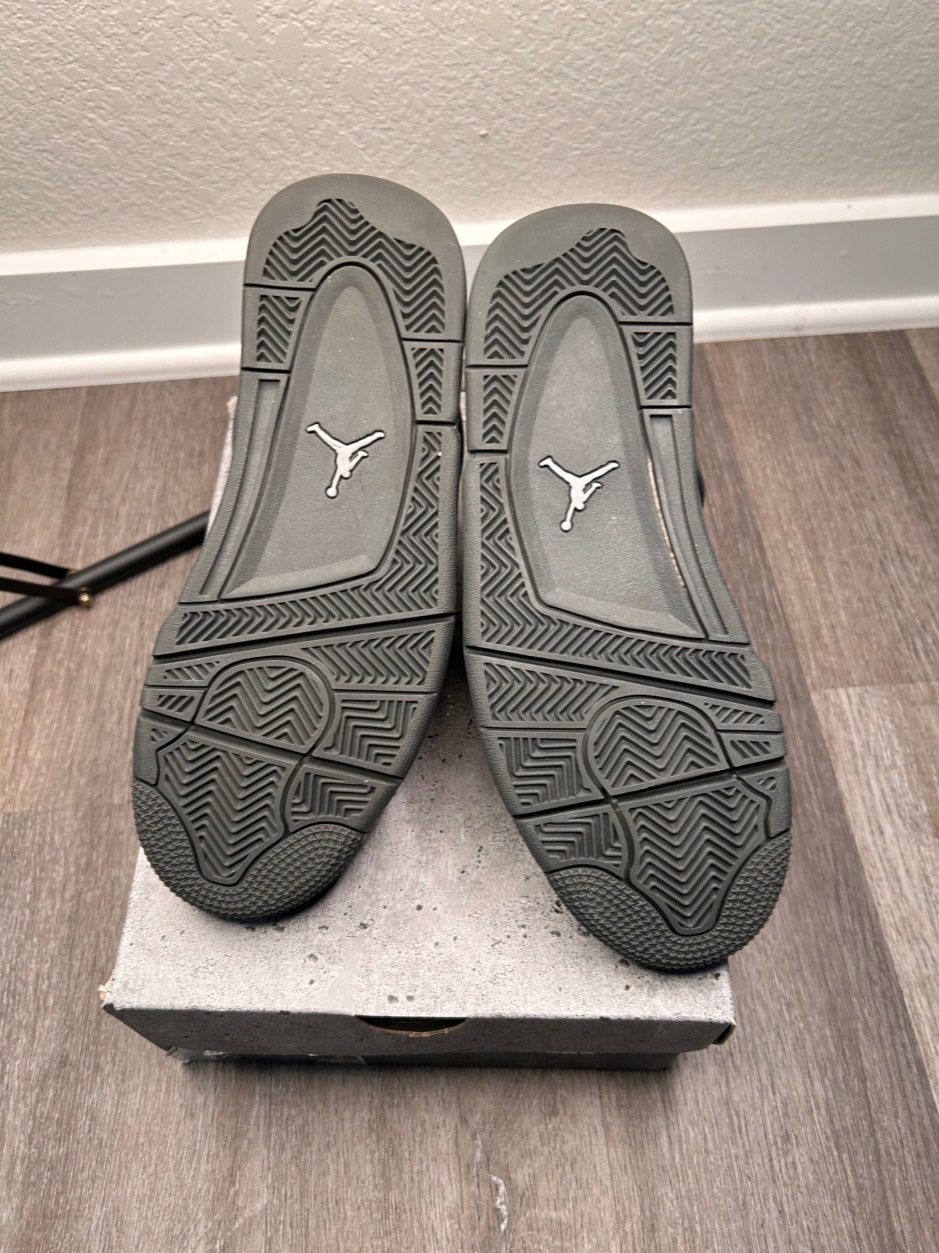 Nike air Jordan 4 wet cement (2024) size 7Y