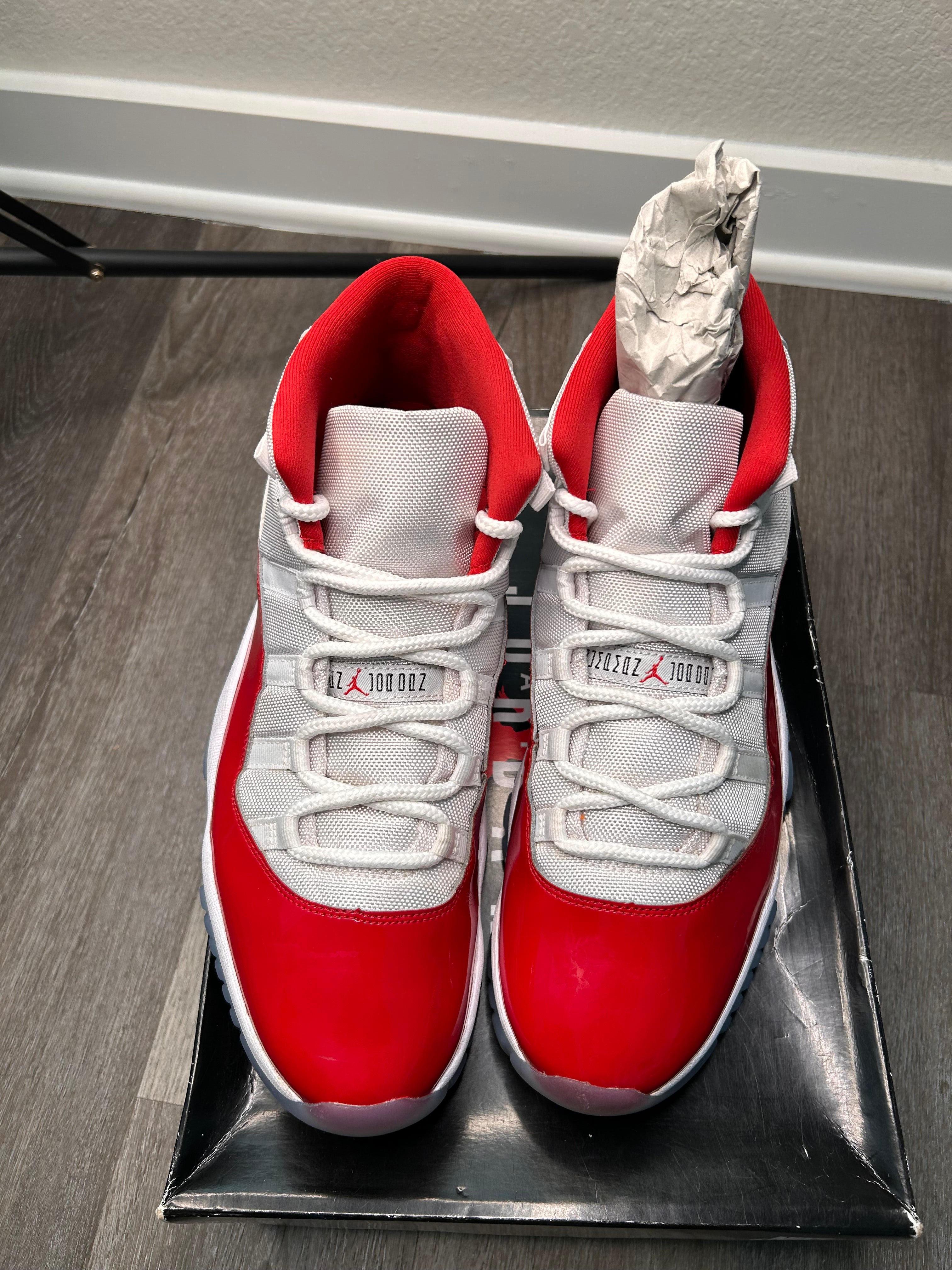 Nike air Jordan retro 11 XI cherry (2023) size 13 men’s
