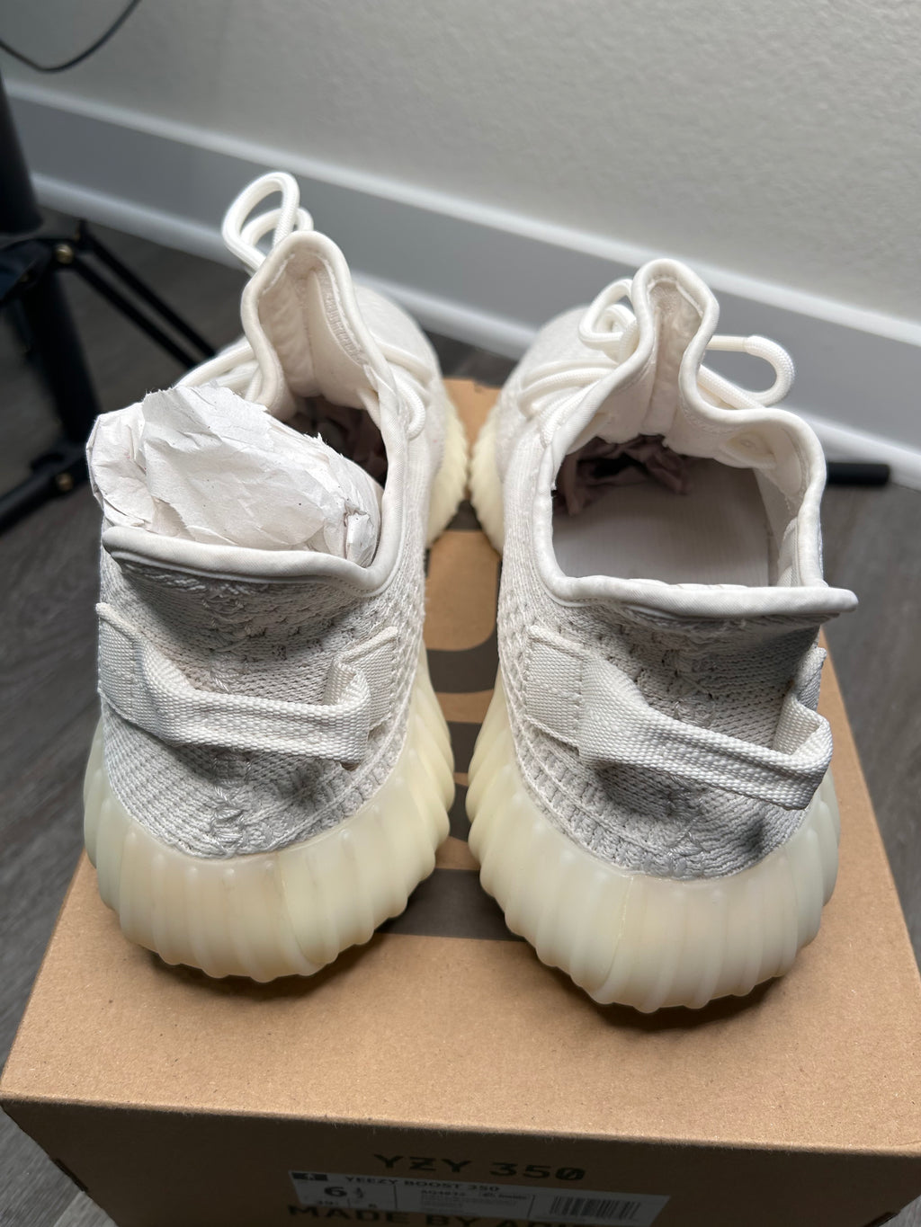 Size 9.5 - adidas Yeezy Boost 350 V2 Bone (2022) HQ6316