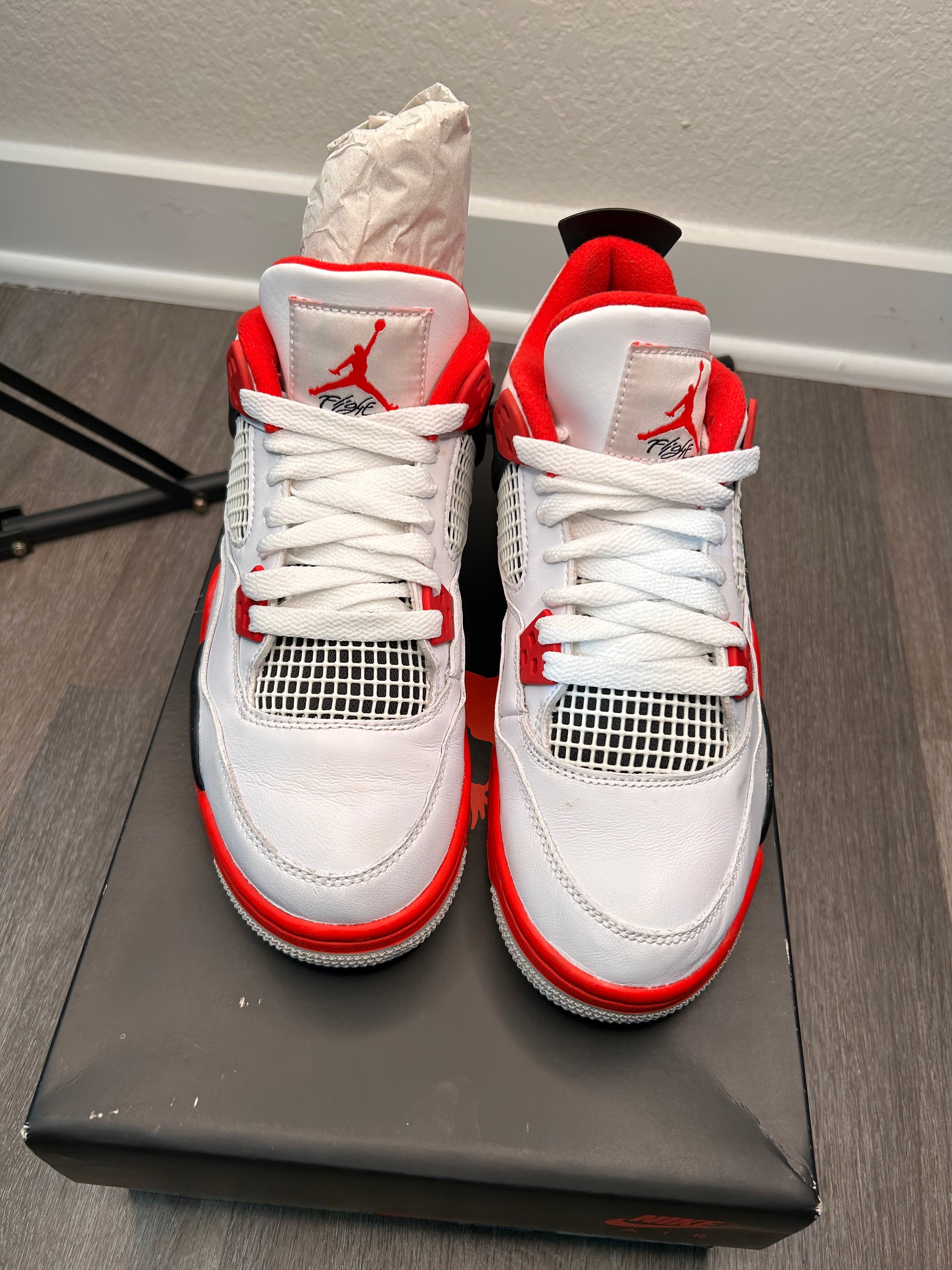 Nike Air Jordan retro 4 size 7Y fire red (2020)