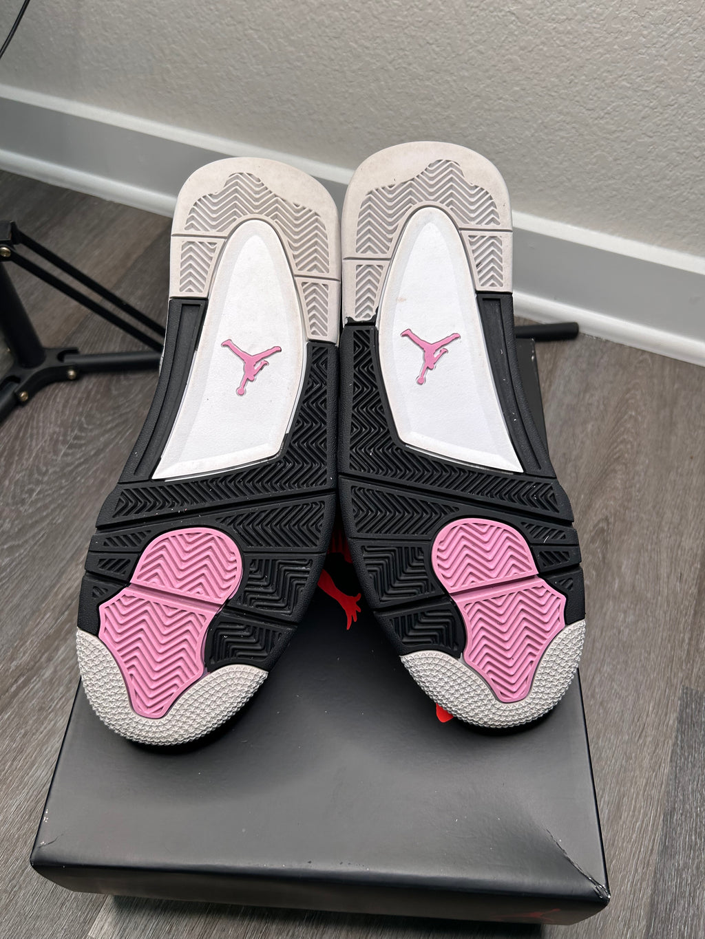 Size 10M/11.5W - Jordan Orchid Suede (2025) AQ9129-501