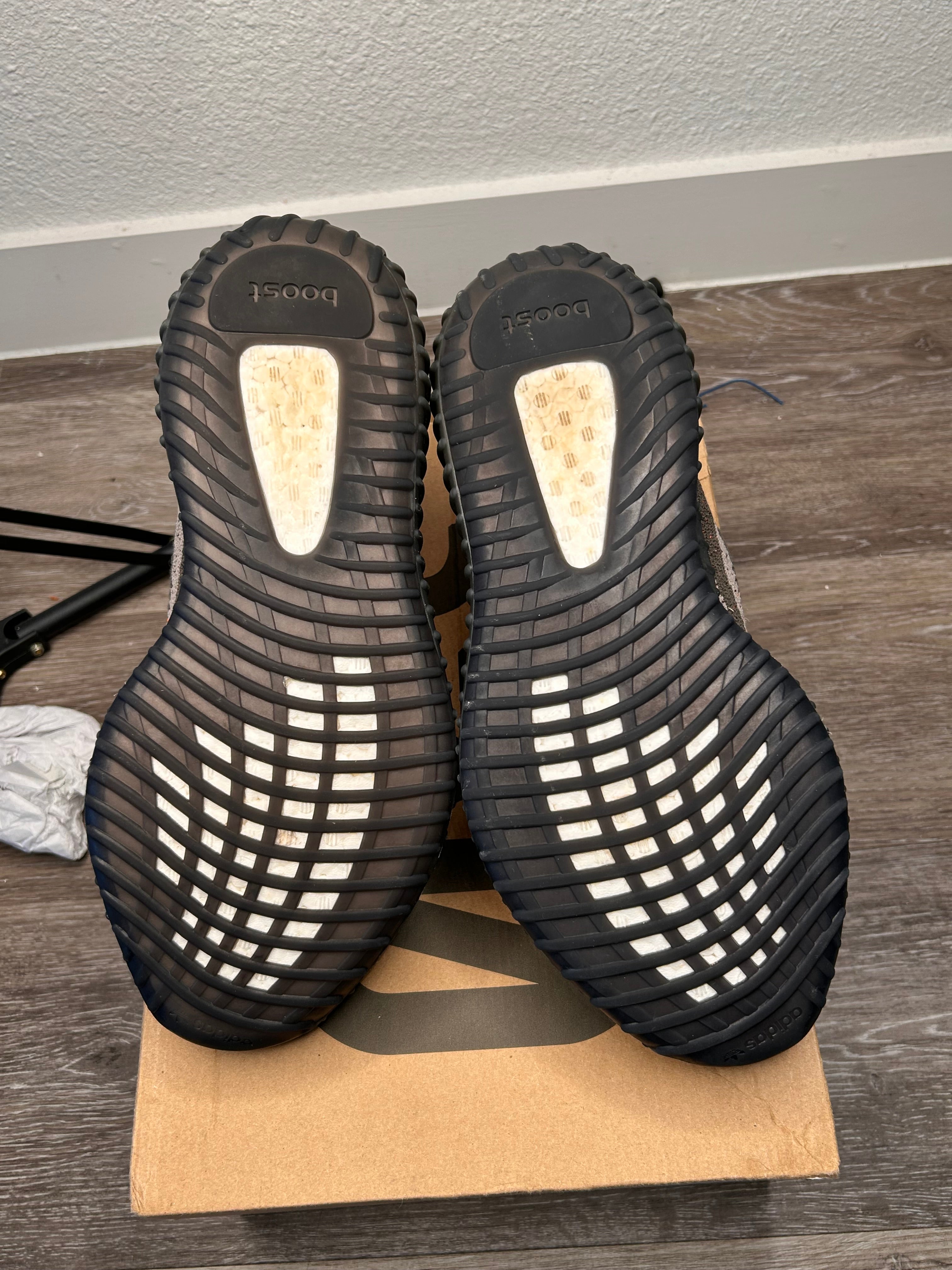 Size 11 - adidas Yeezy Boost 350 V2 Low Beluga Reflective (2021)