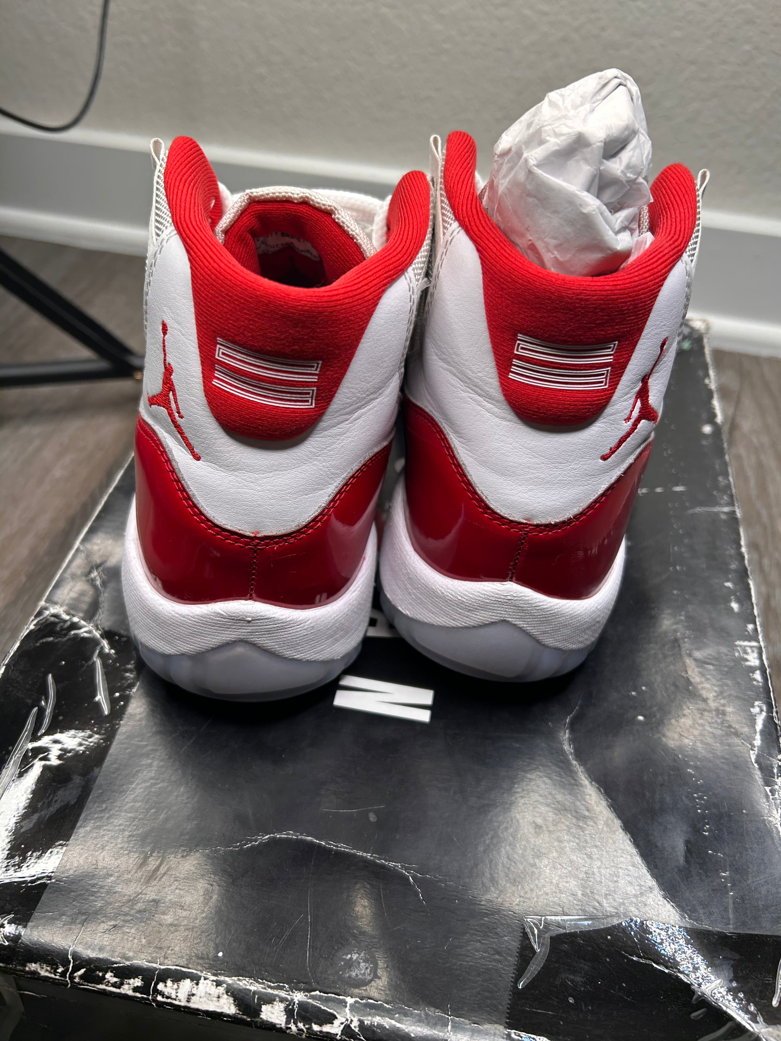 Size 8.5 Nike air Jordan retro 11 CHERRY (2022)
