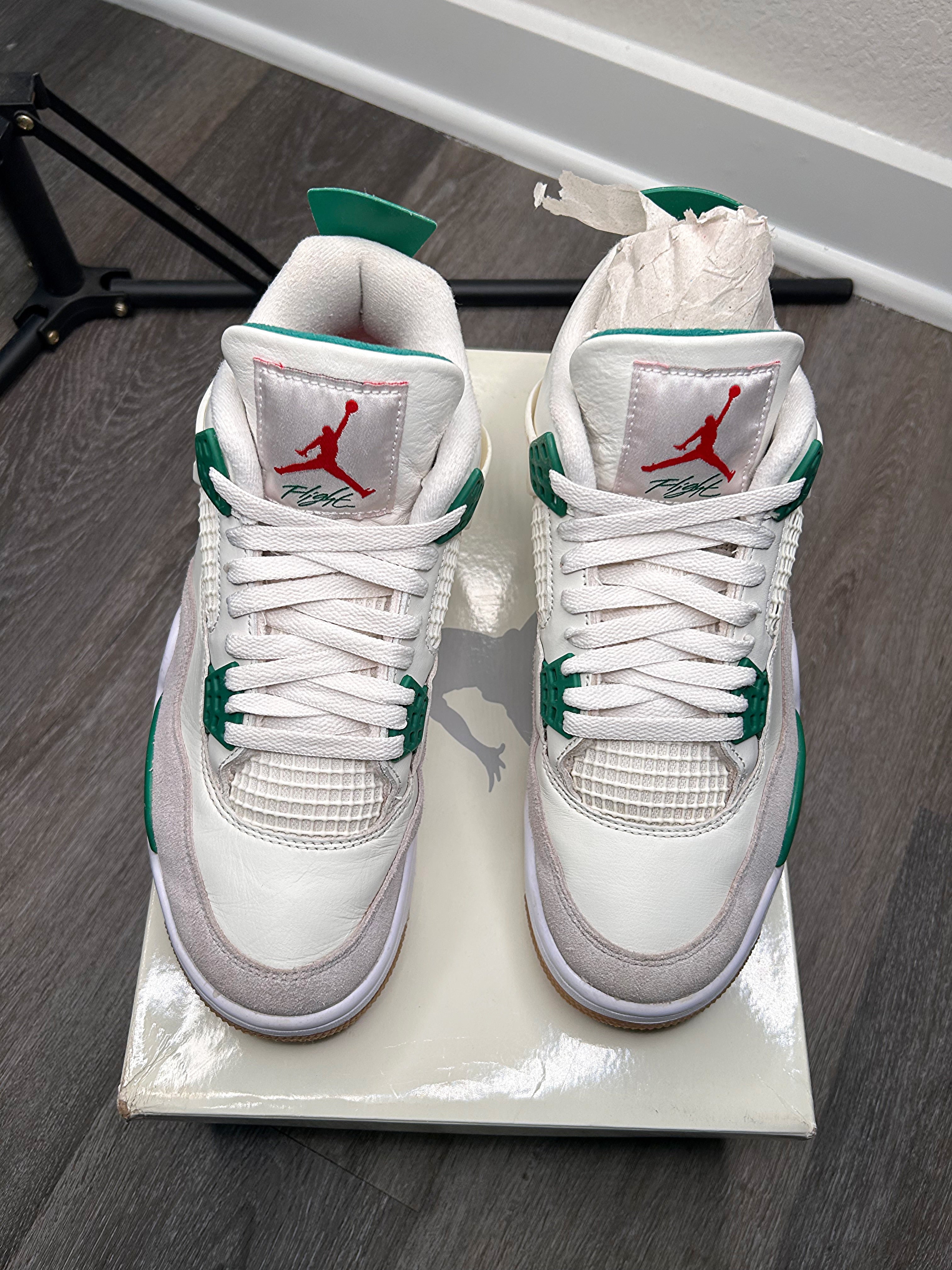 Size 8.5 - Nike SB x Air Jordan 4 Pine Green (2023) DR5415-103